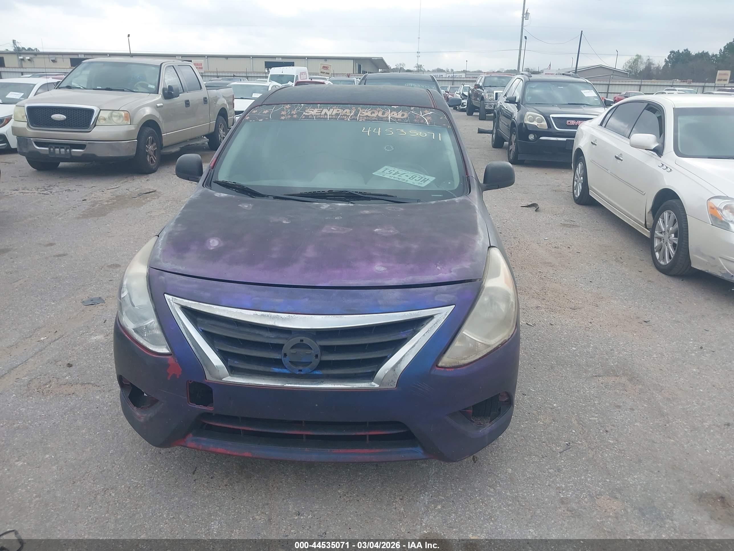 NISSAN VERSA image 6