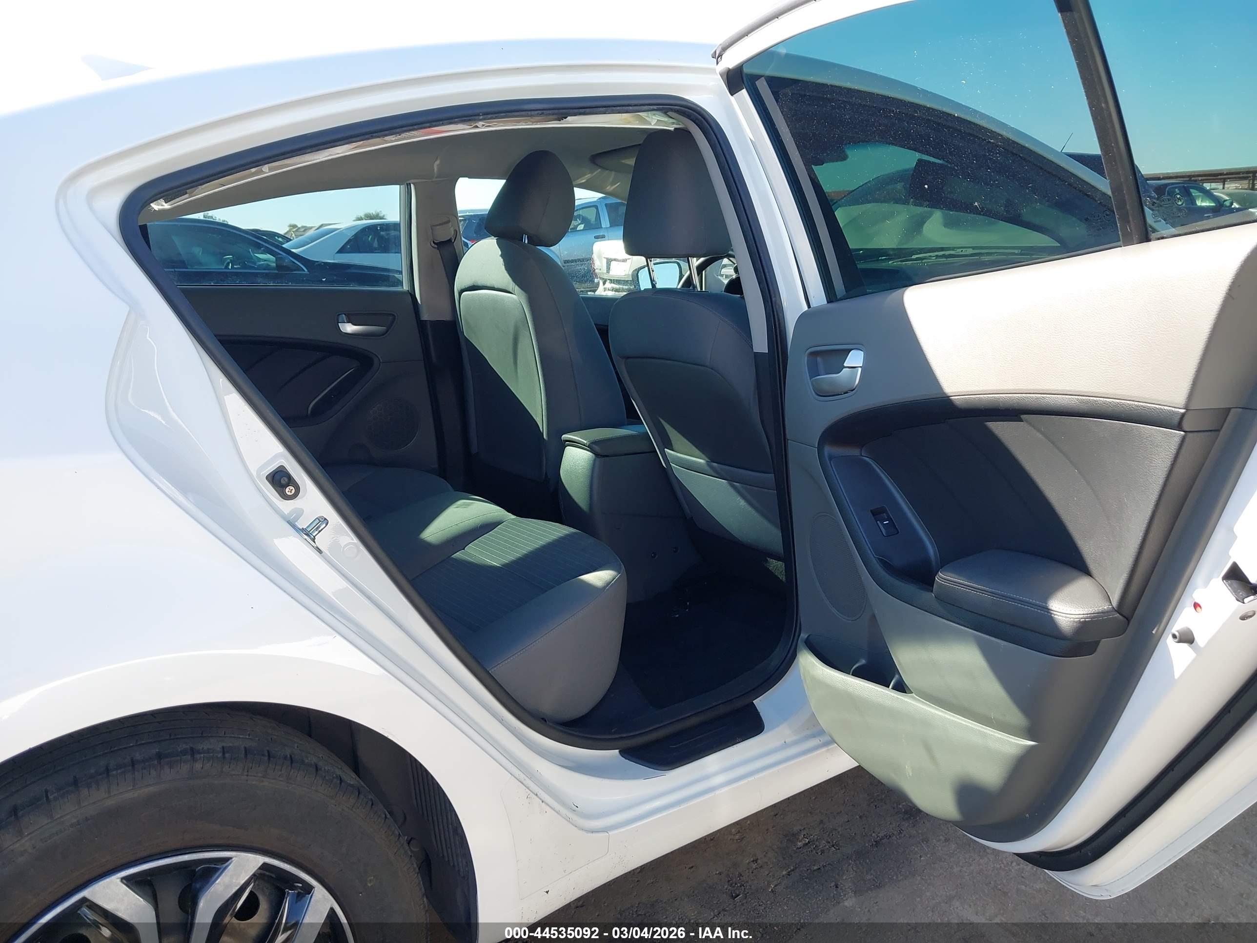 KIA FORTE image 8
