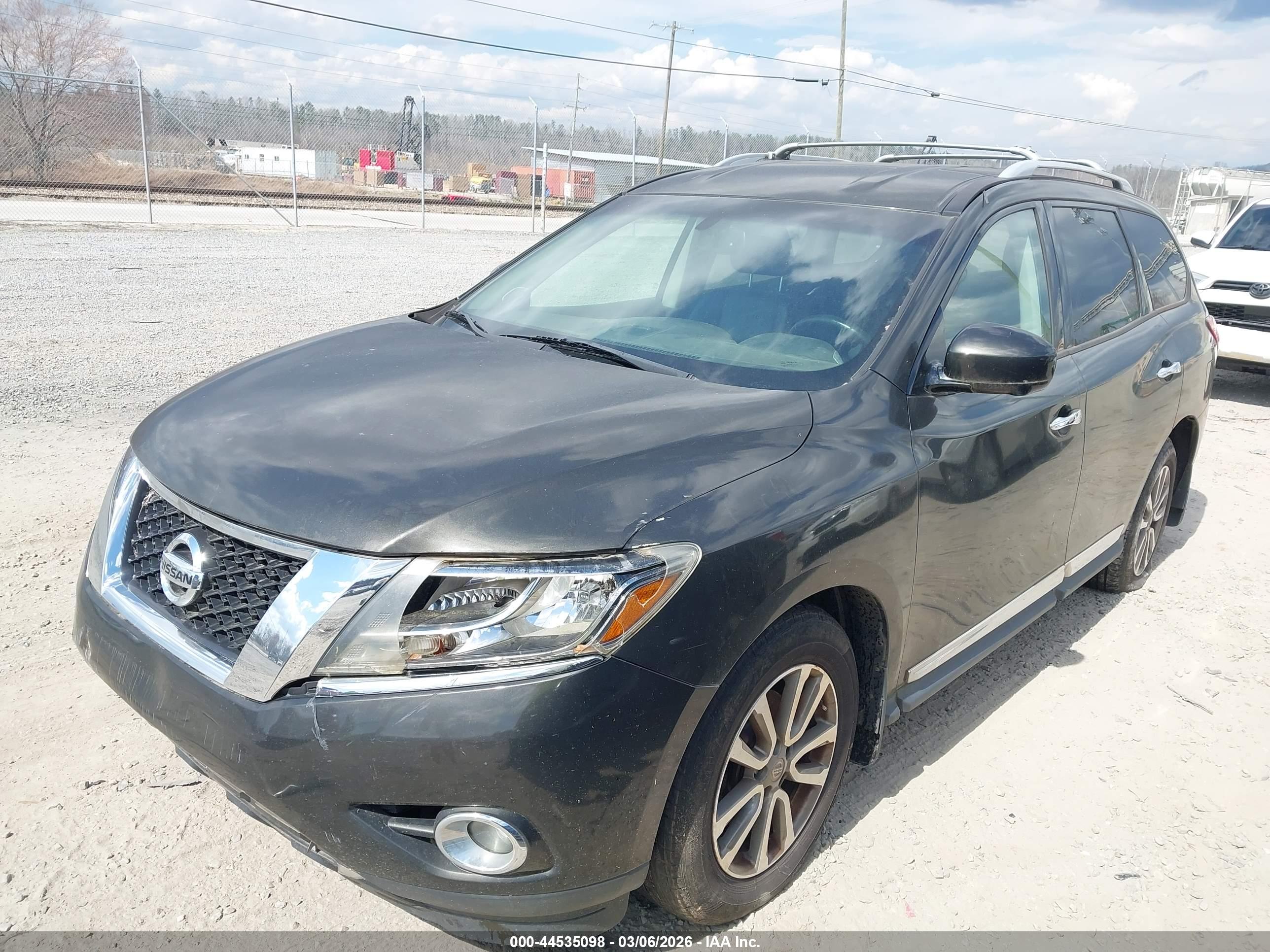 NISSAN PATHFINDER image 2