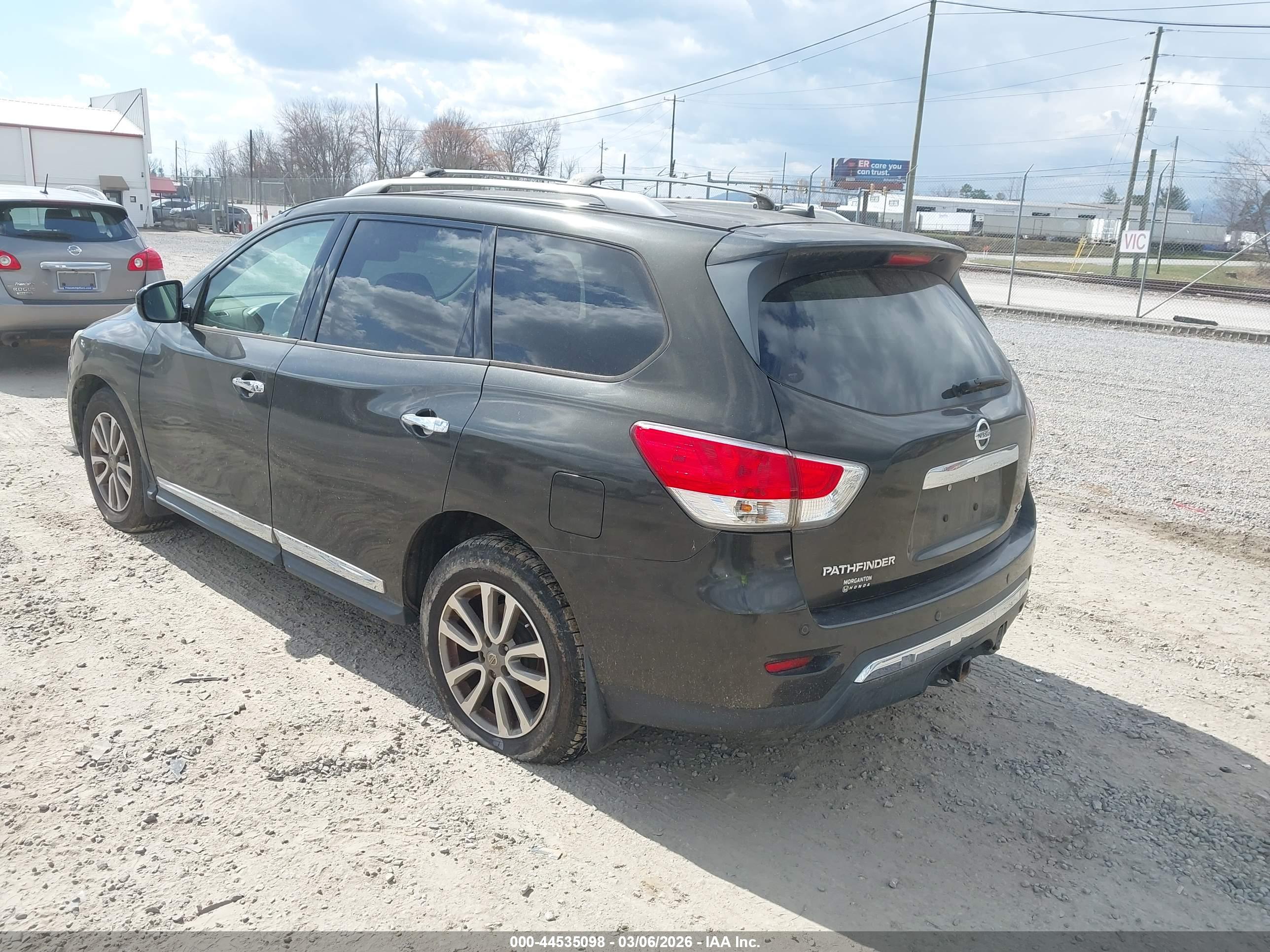 NISSAN PATHFINDER image 3