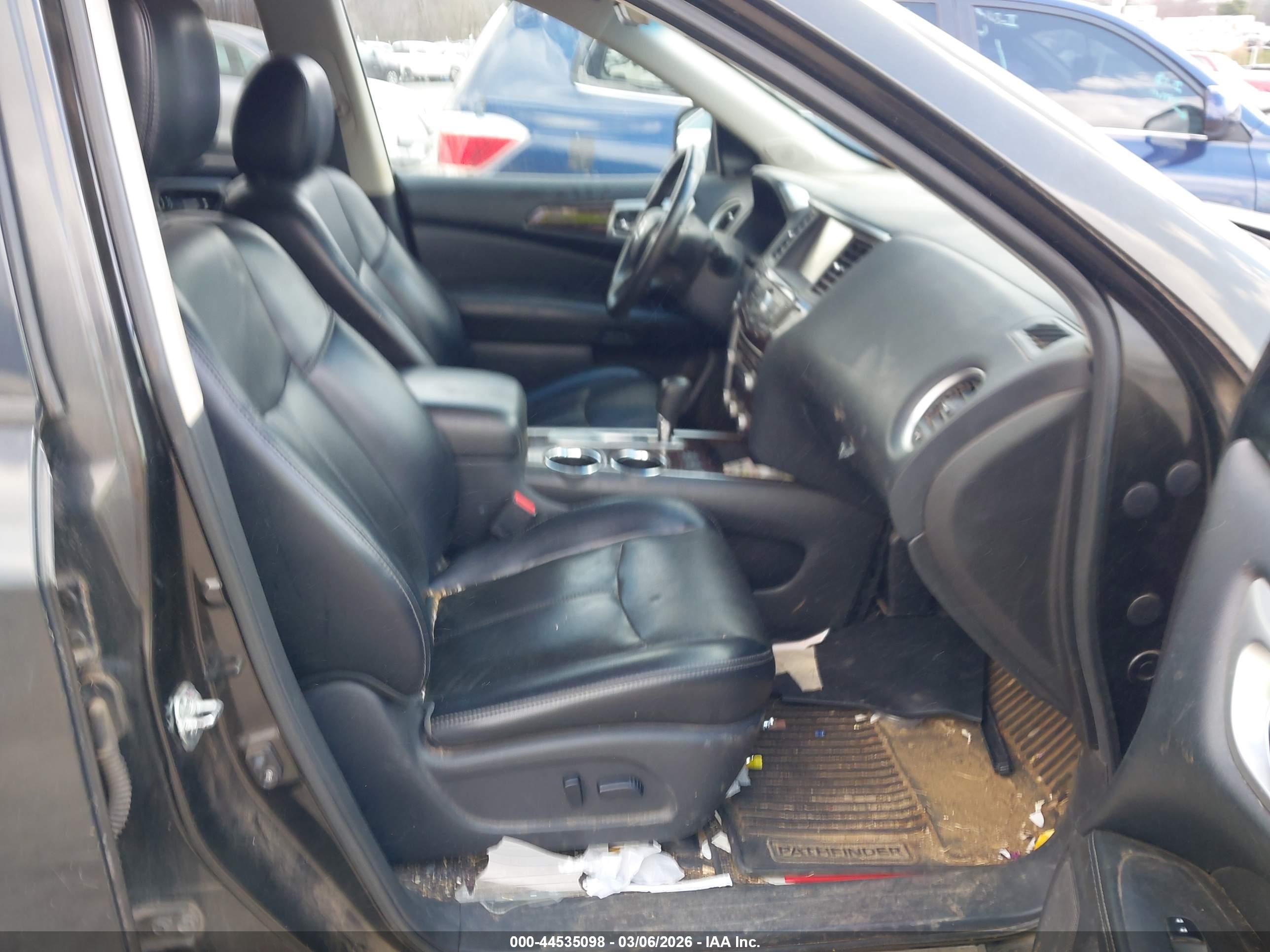 NISSAN PATHFINDER image 5