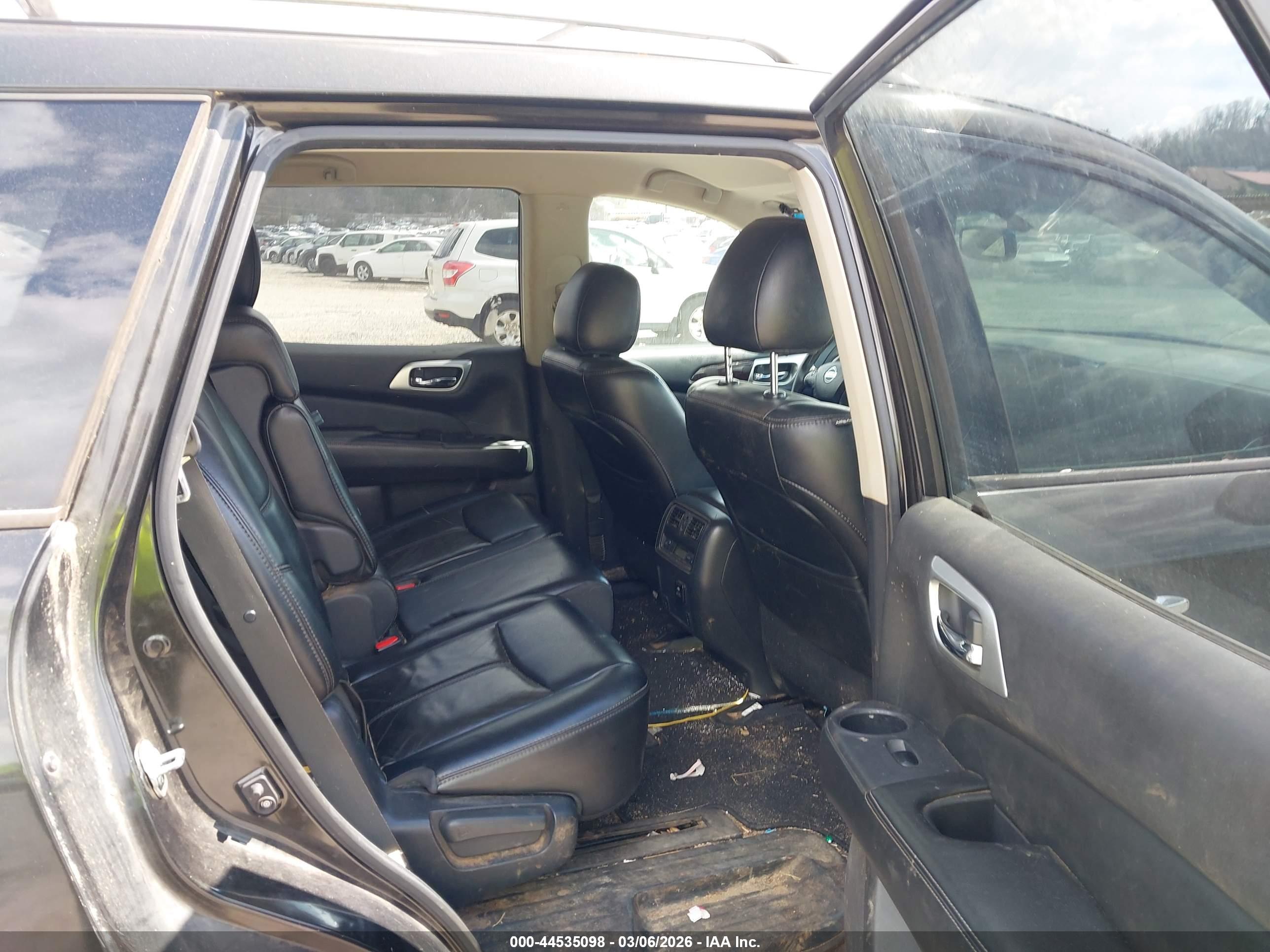 NISSAN PATHFINDER image 8