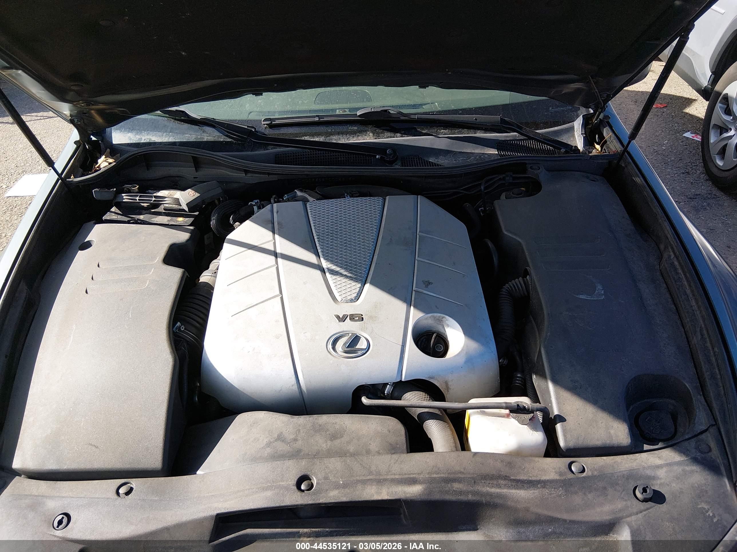 LEXUS GS image 10
