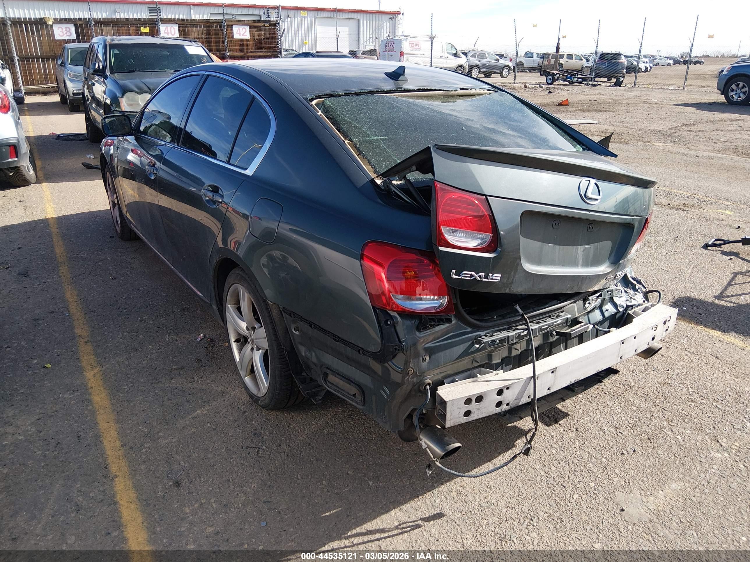 LEXUS GS image 3