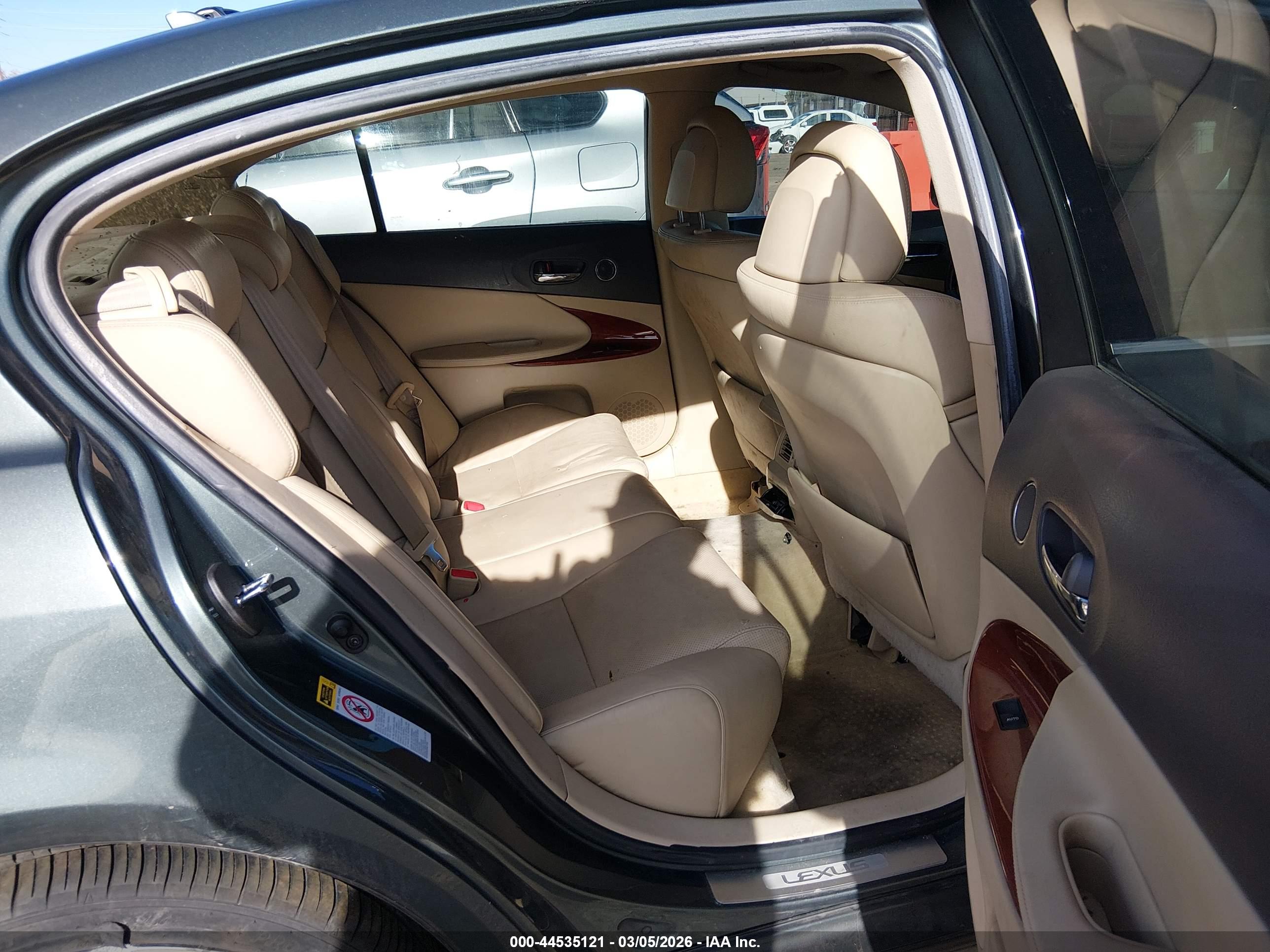 LEXUS GS image 8