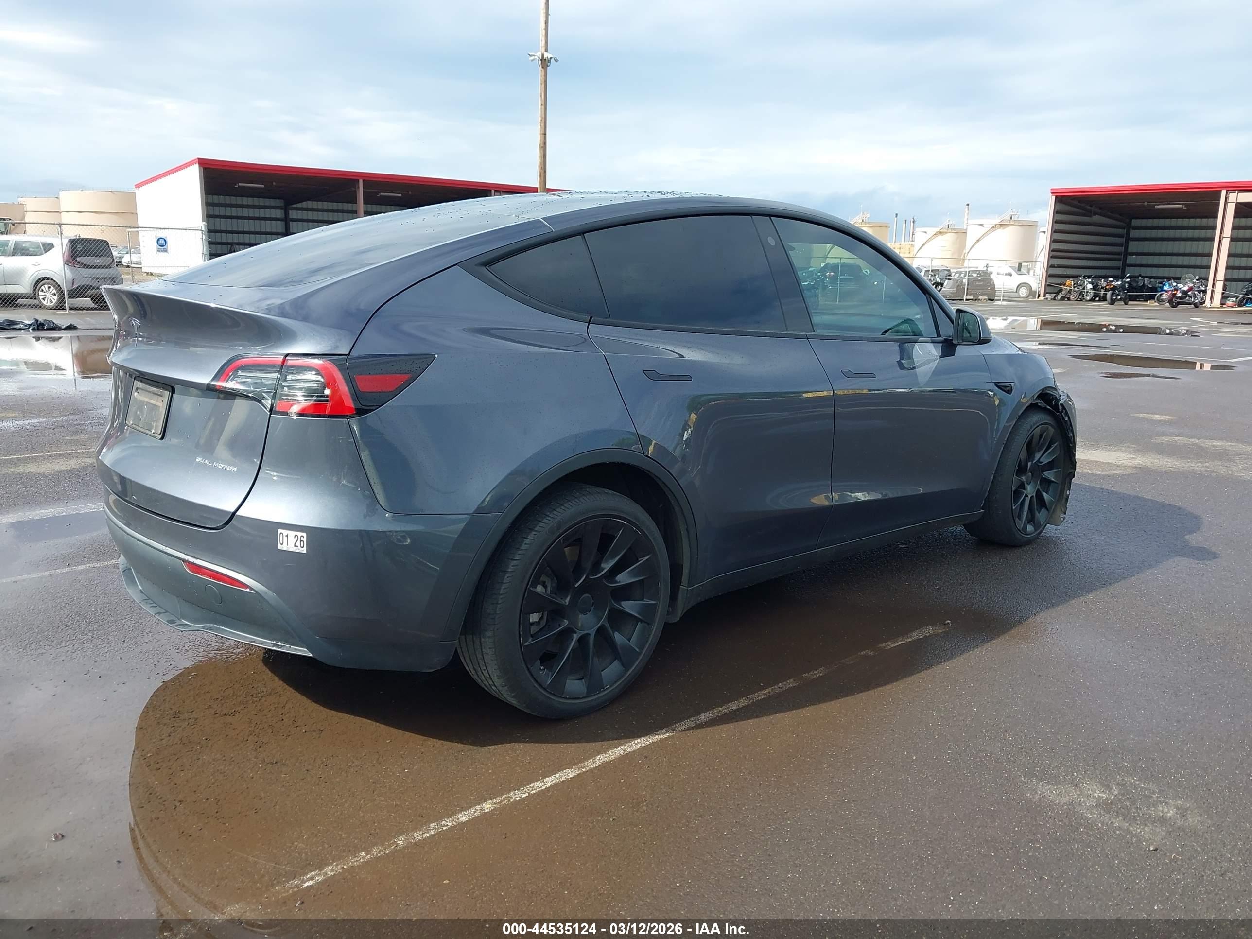 TESLA MODEL image 4