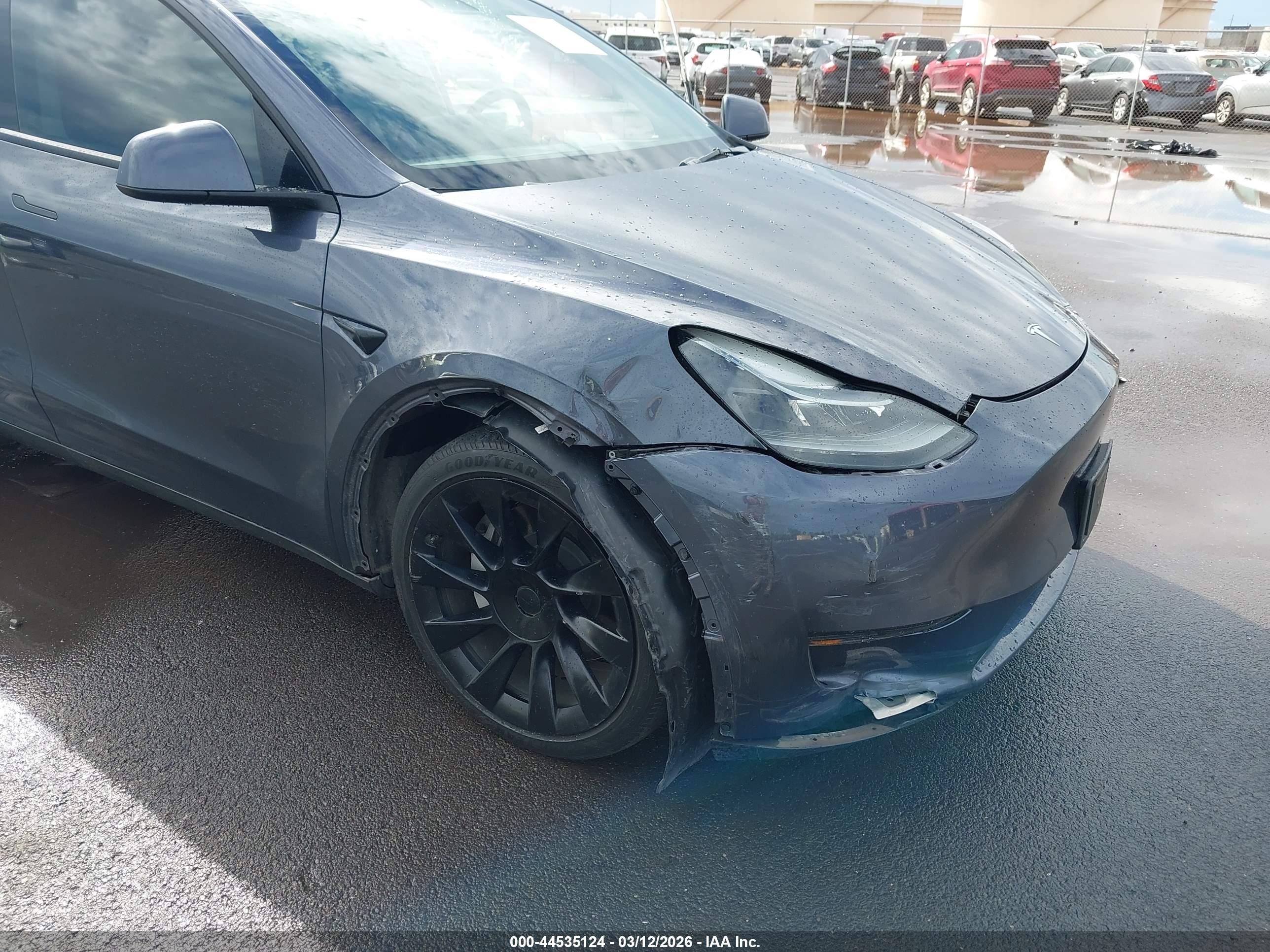 TESLA MODEL image 6