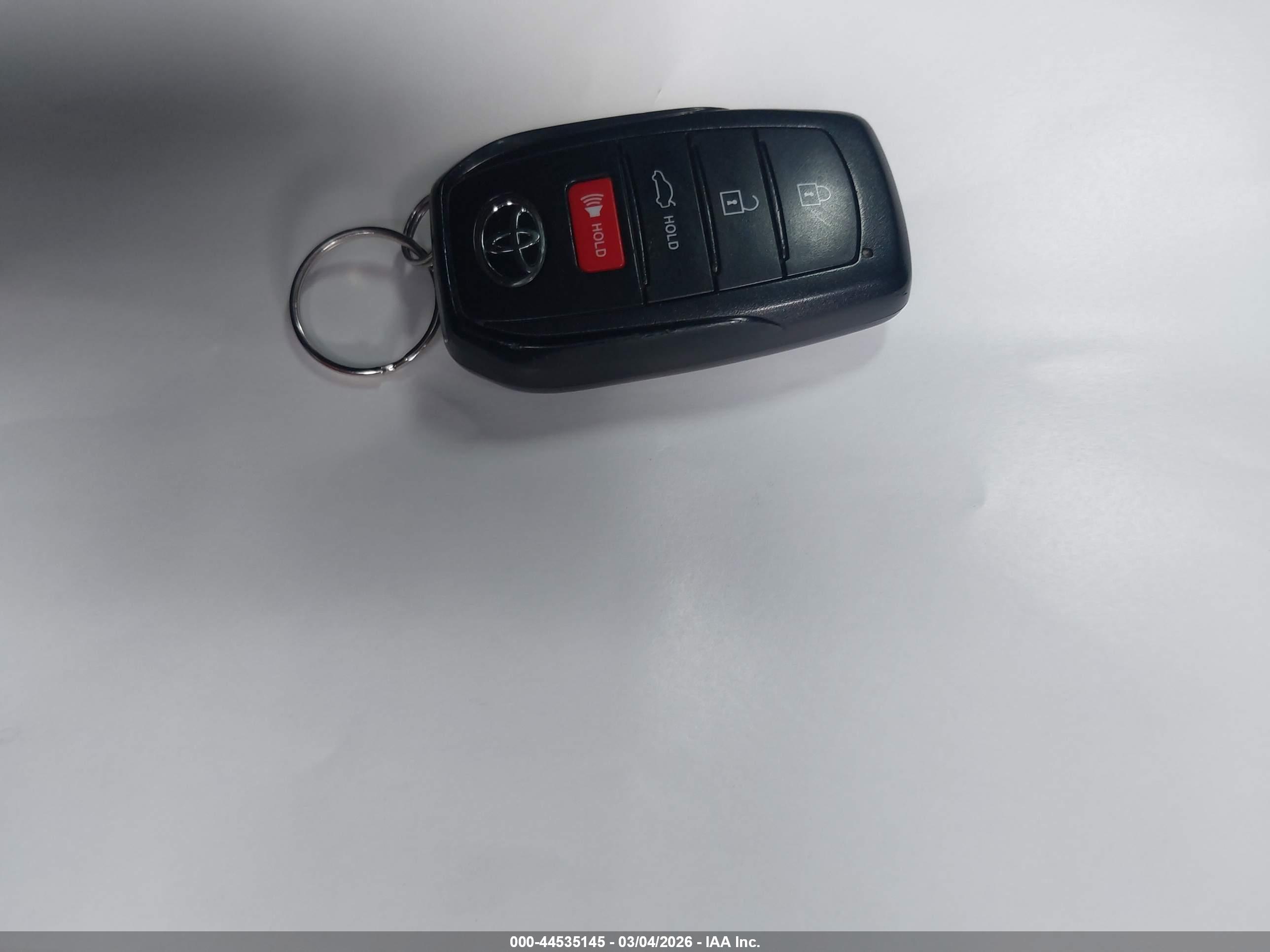 TOYOTA CAMRY image 11