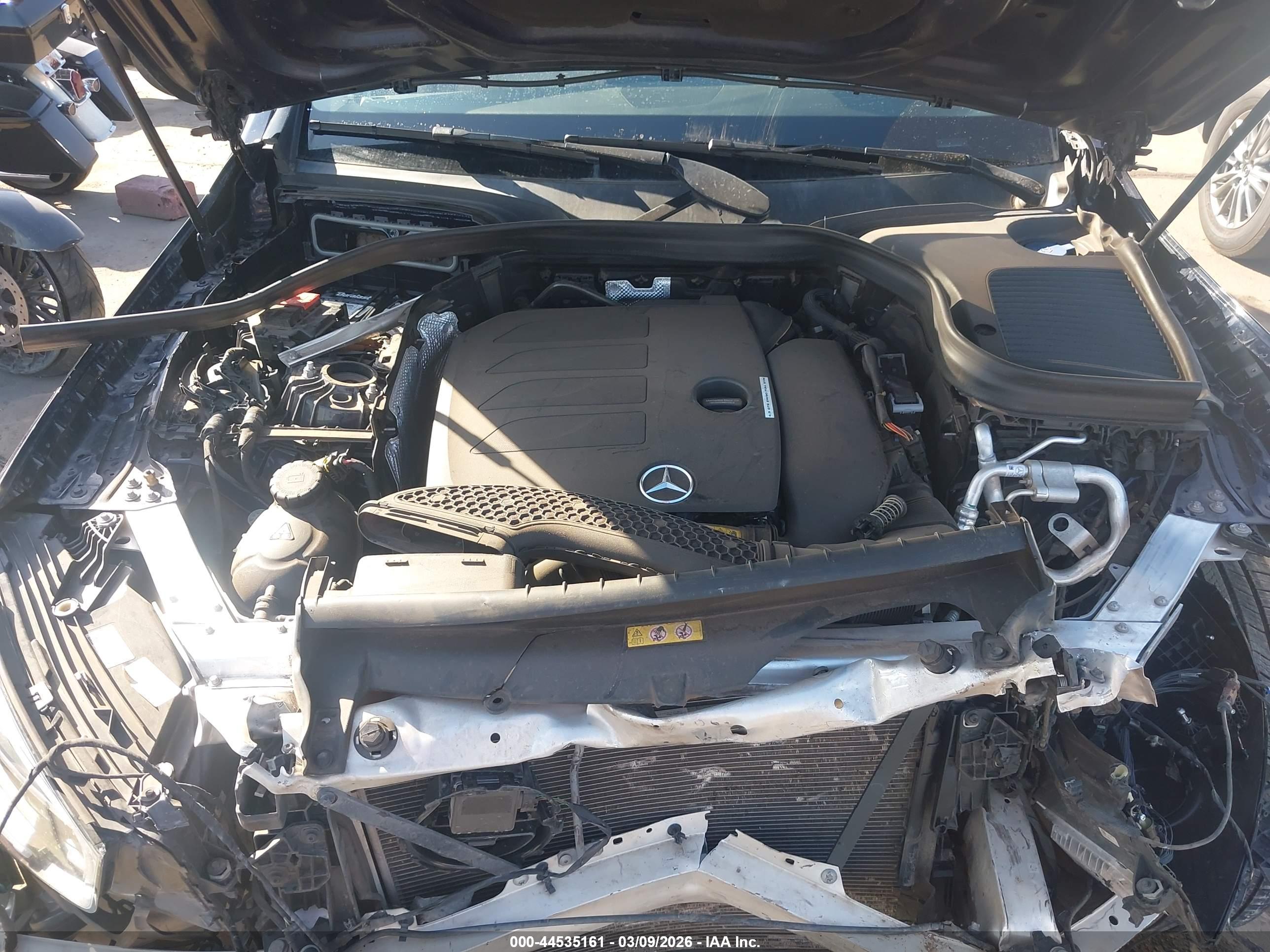 MERCEDES-BENZ GLC image 10