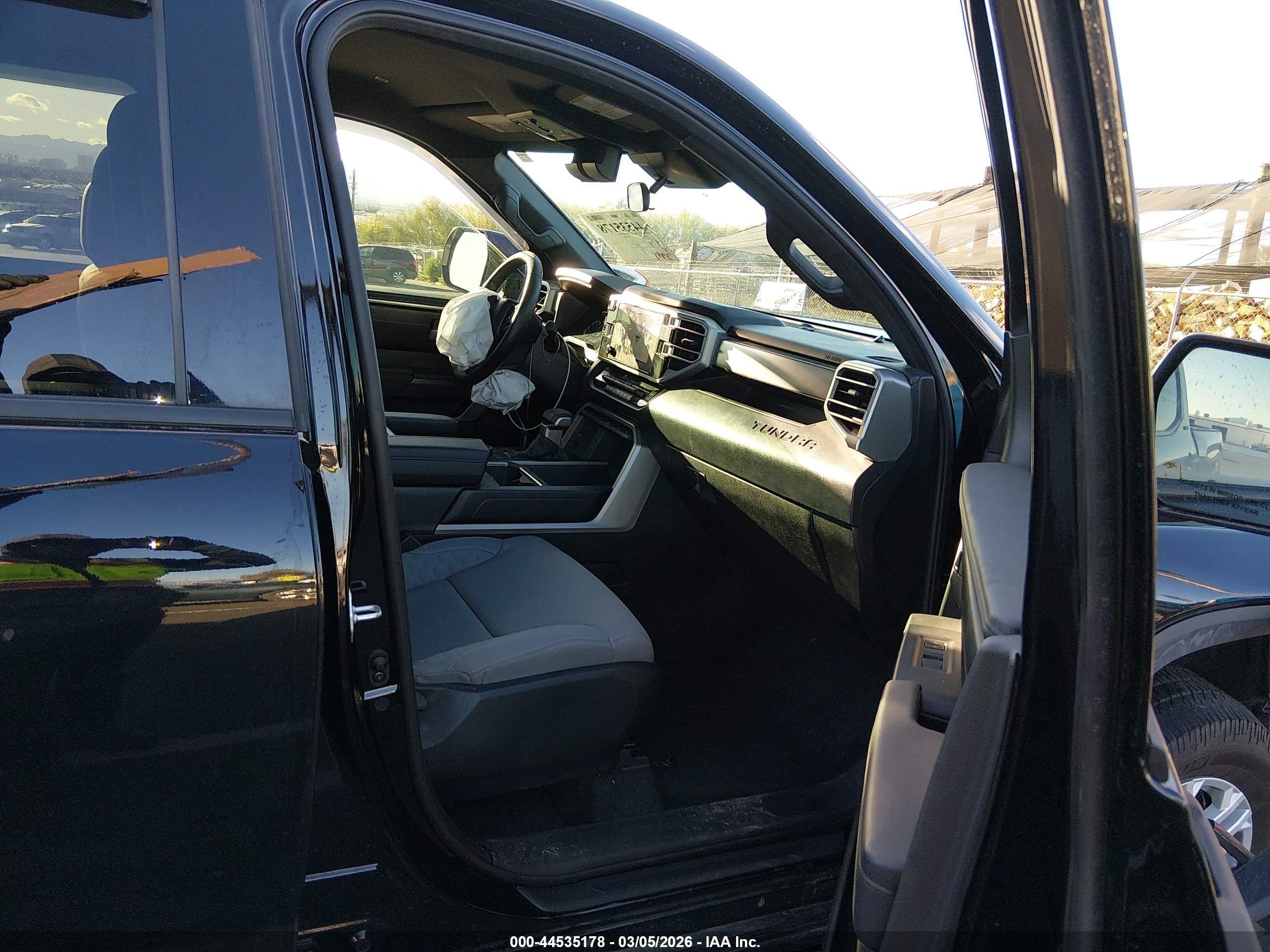 TOYOTA TUNDRA image 5
