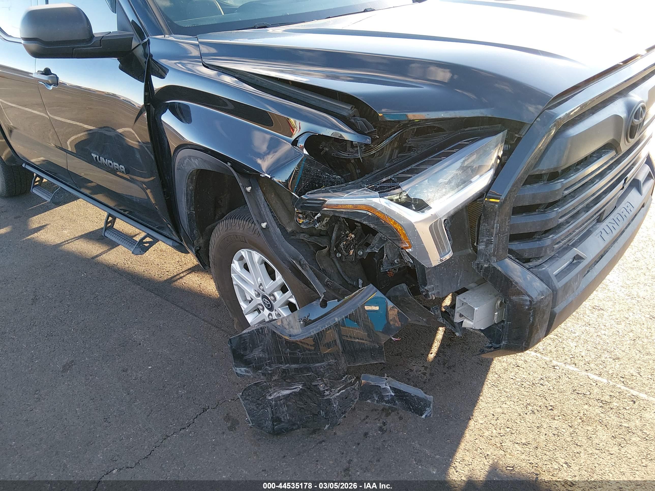 TOYOTA TUNDRA image 6