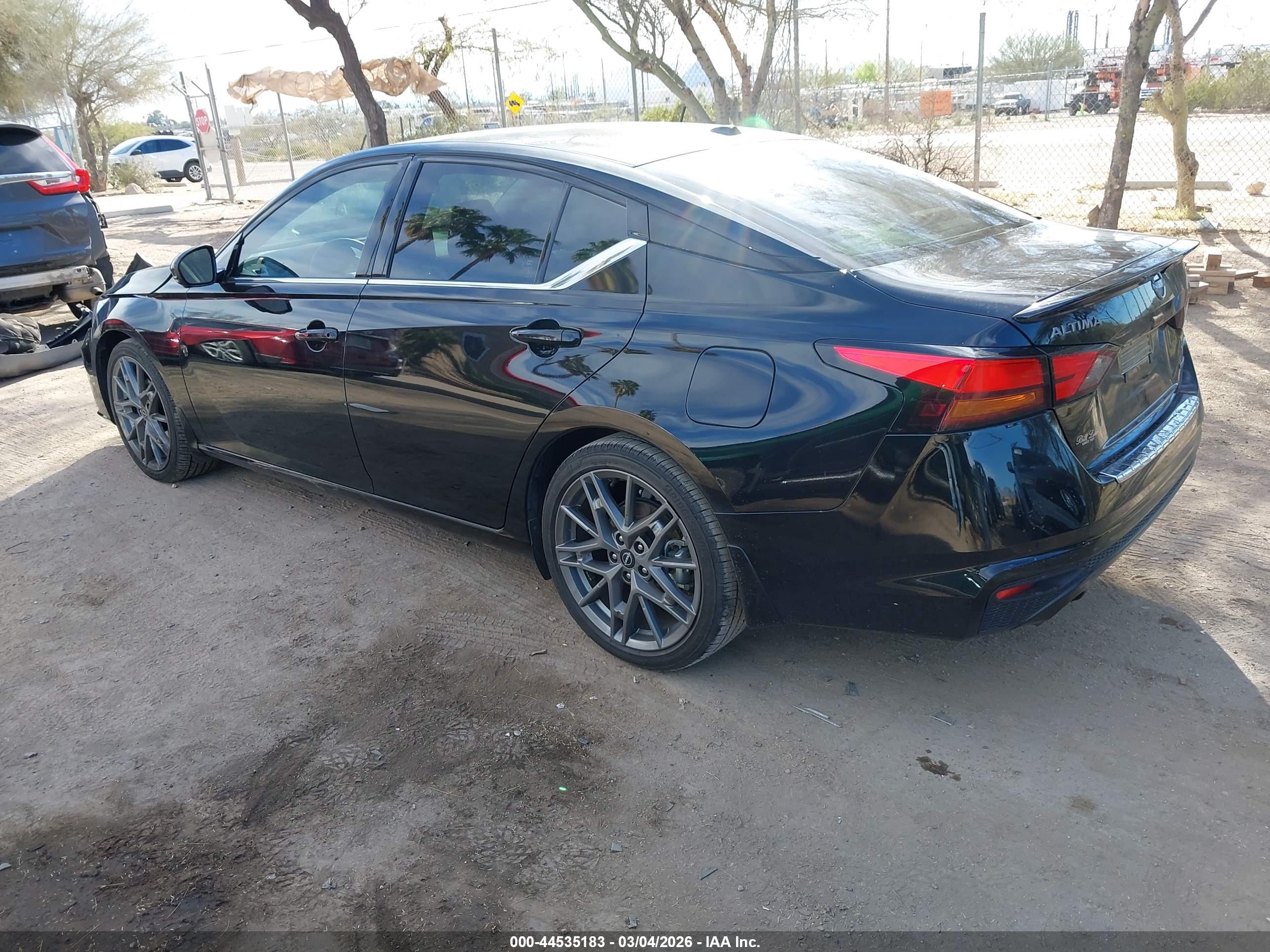 NISSAN ALTIMA image 3