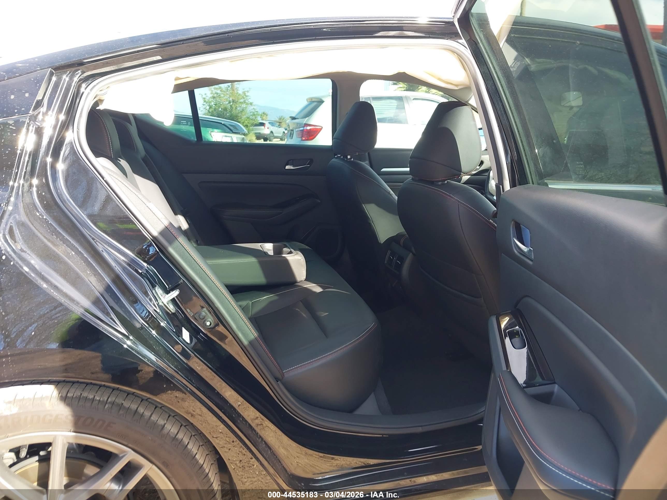 NISSAN ALTIMA image 8