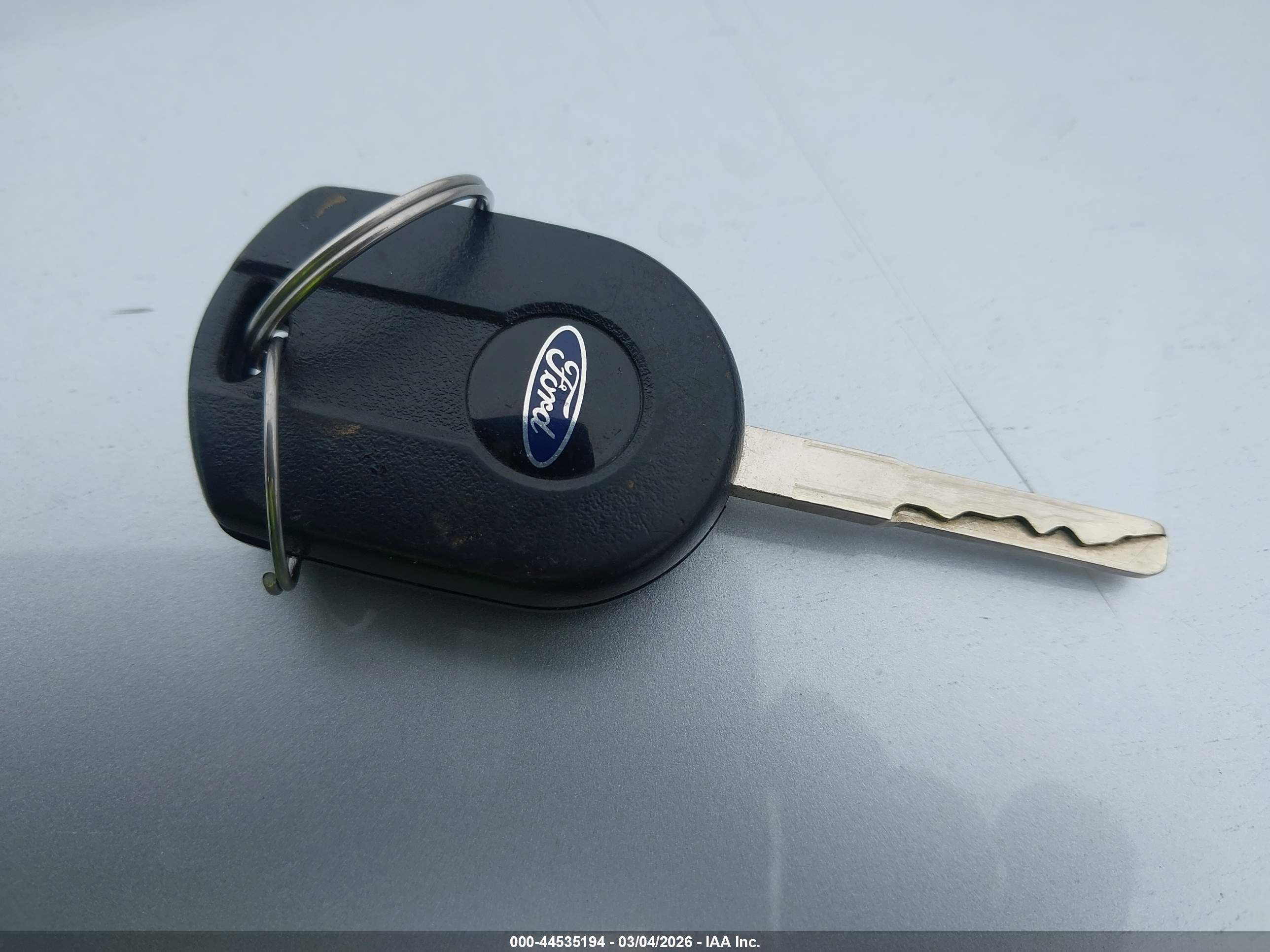 FORD FIESTA image 11
