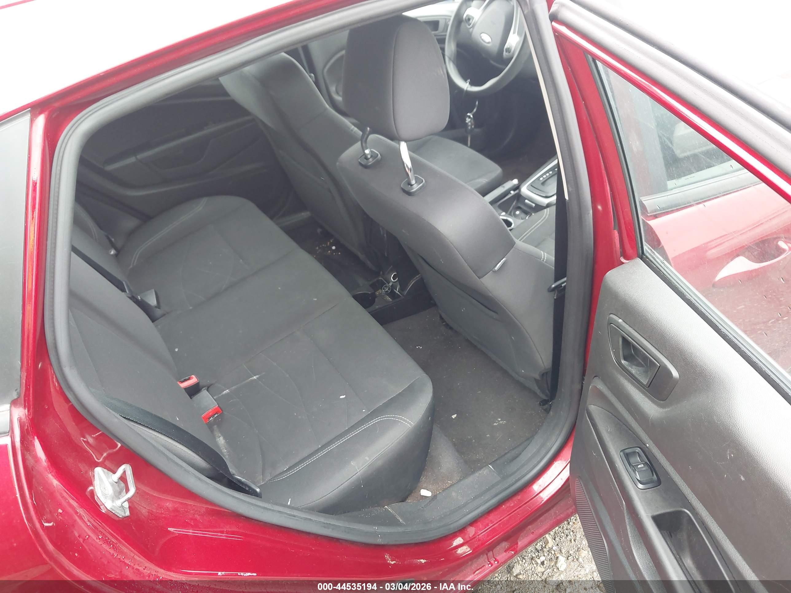 FORD FIESTA image 8