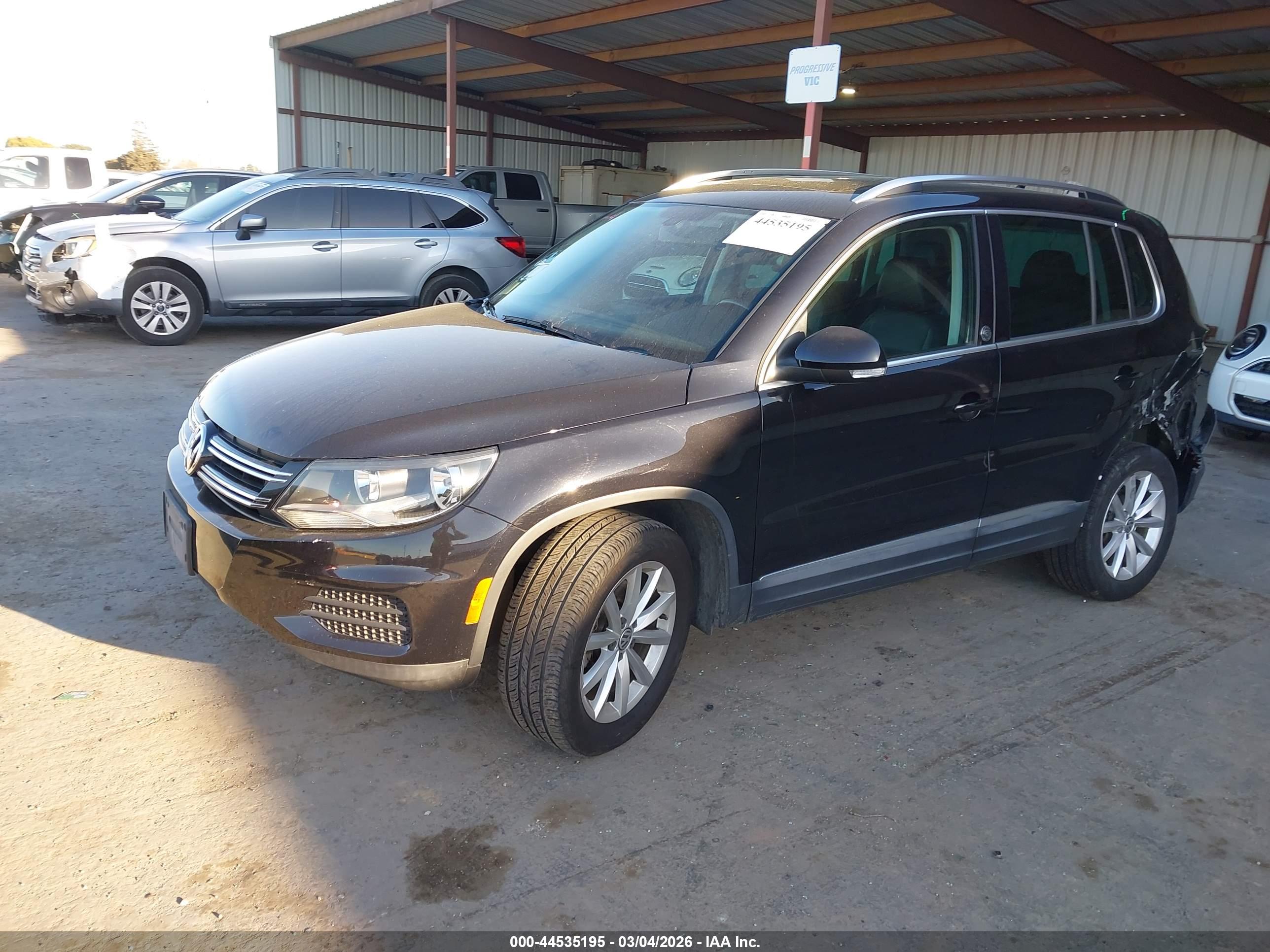 VOLKSWAGEN TIGUAN image 2