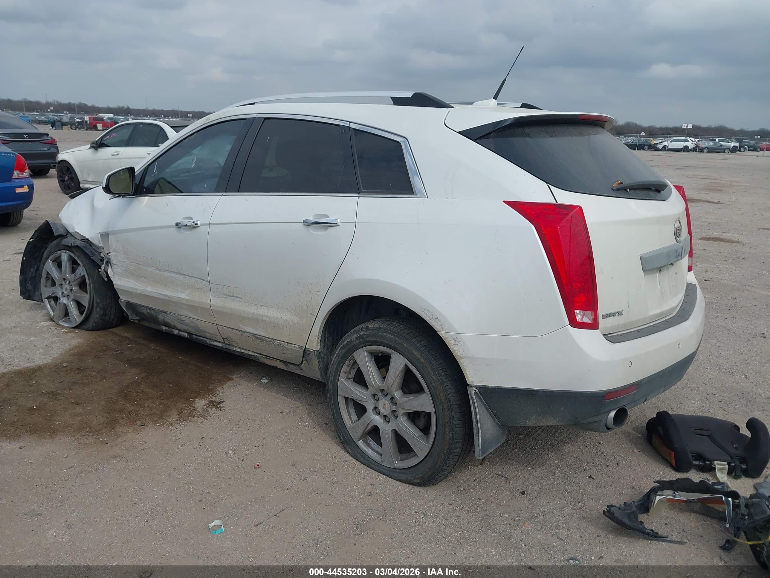 CADILLAC SRX image 3