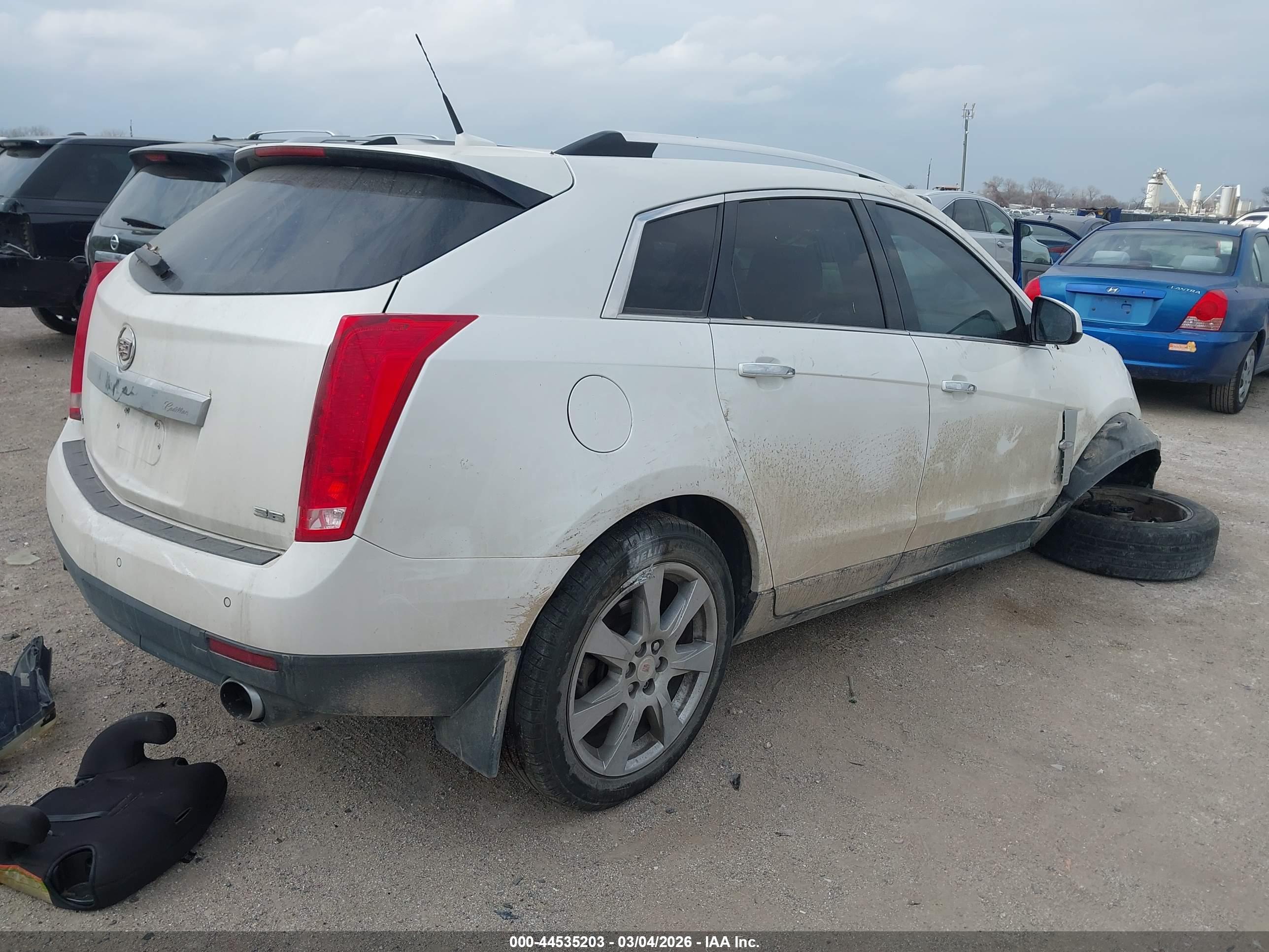 CADILLAC SRX image 4