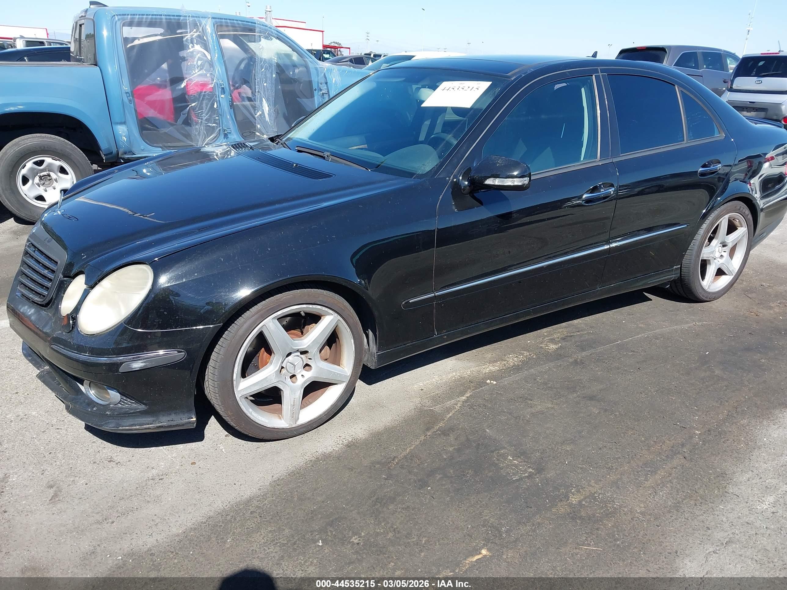 MERCEDES-BENZ E image 2