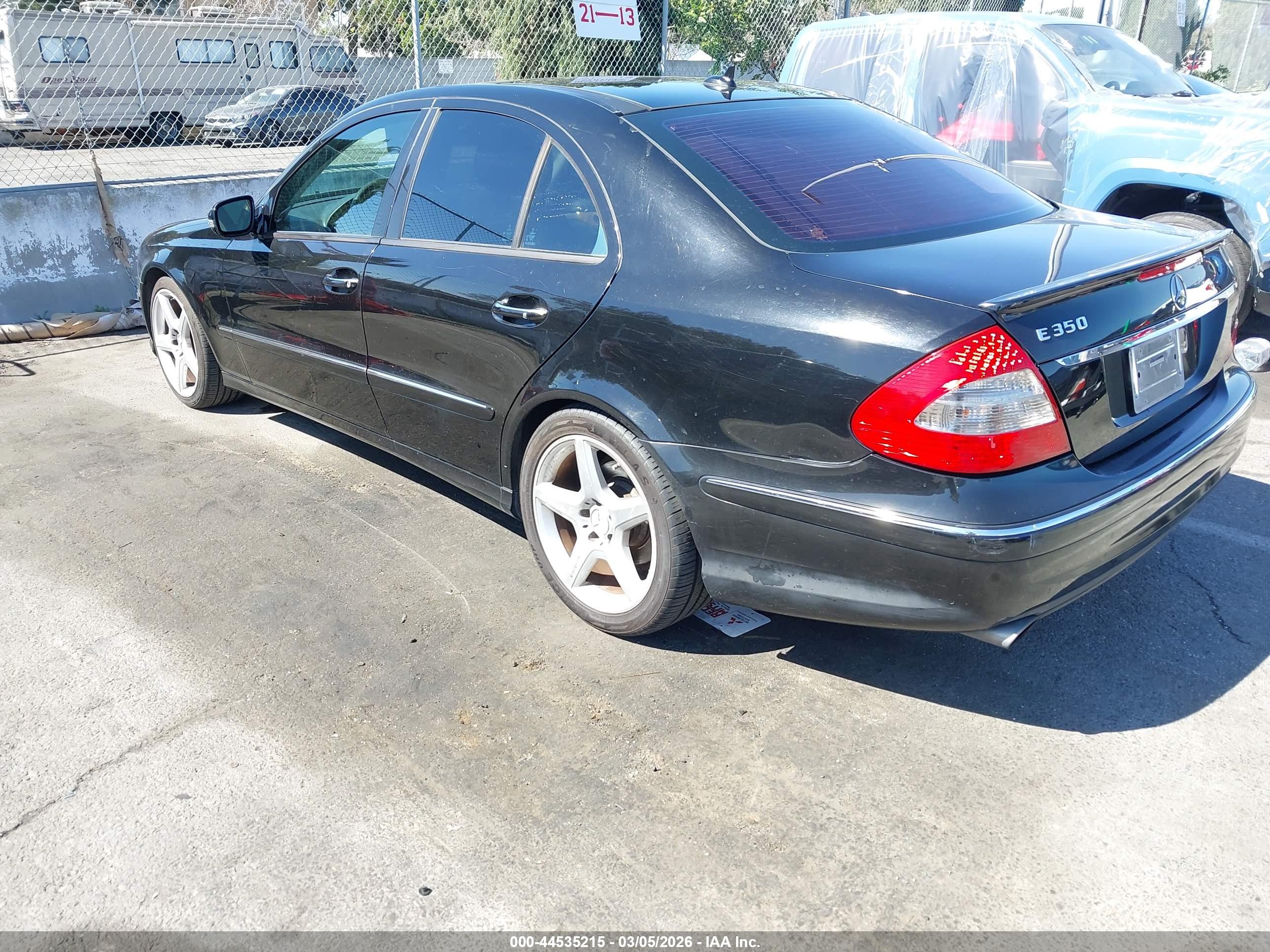 MERCEDES-BENZ E image 3