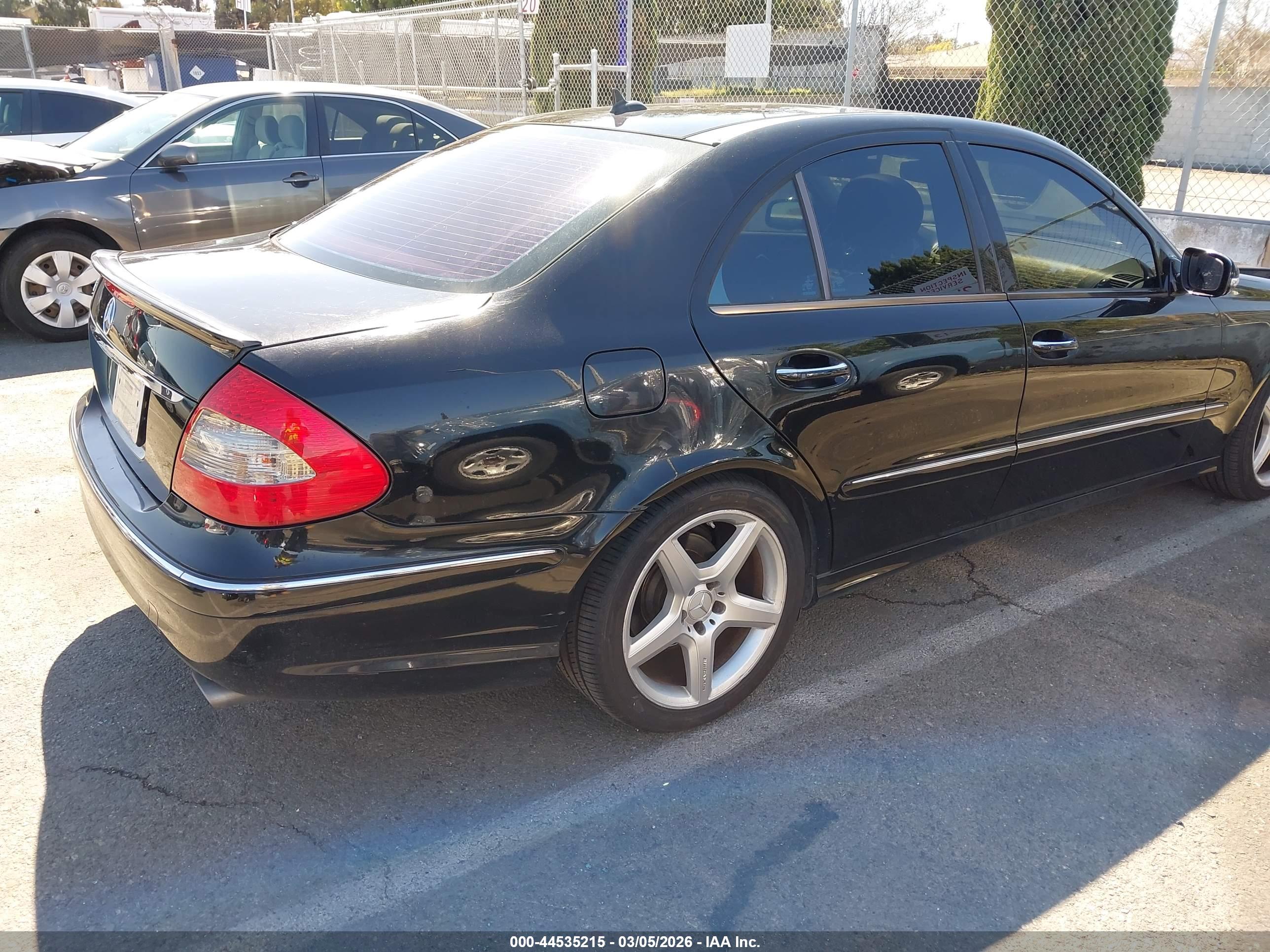 MERCEDES-BENZ E image 4