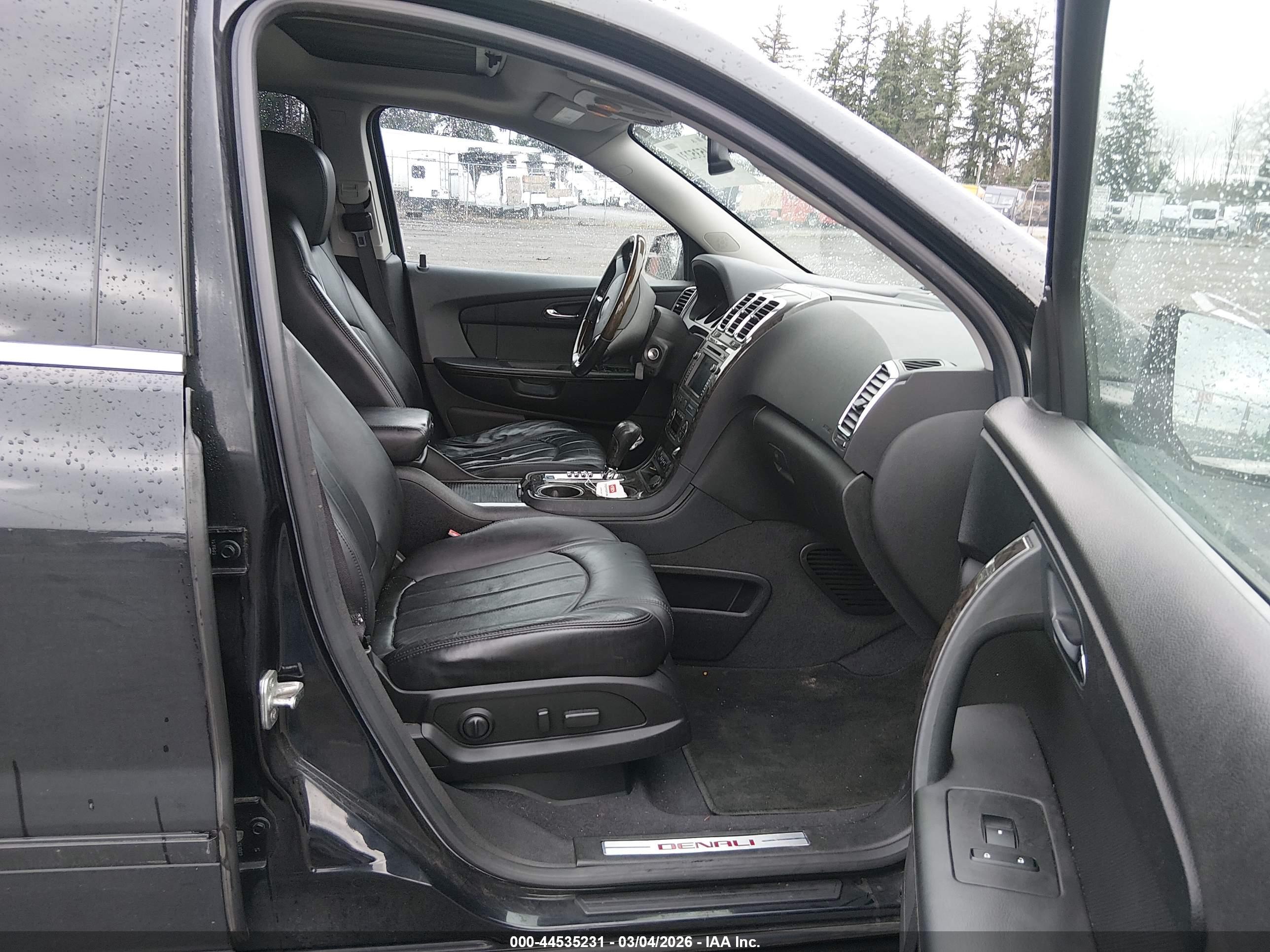 GMC ACADIA image 5