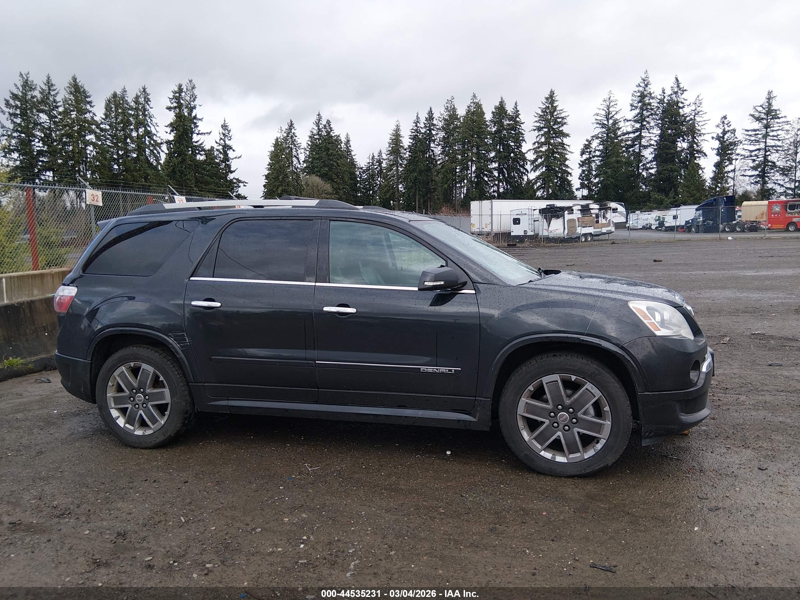 GMC ACADIA image 6