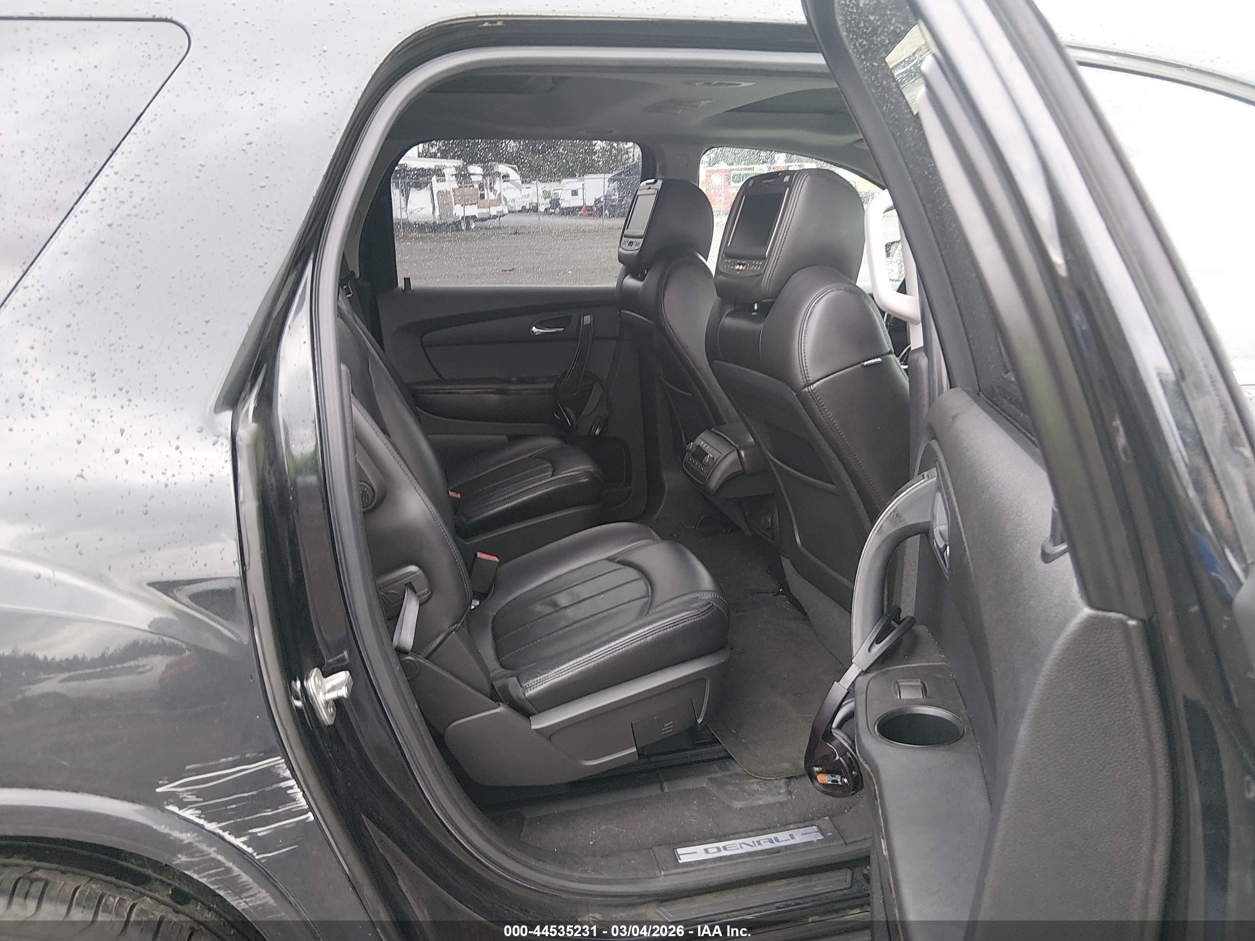 GMC ACADIA image 8