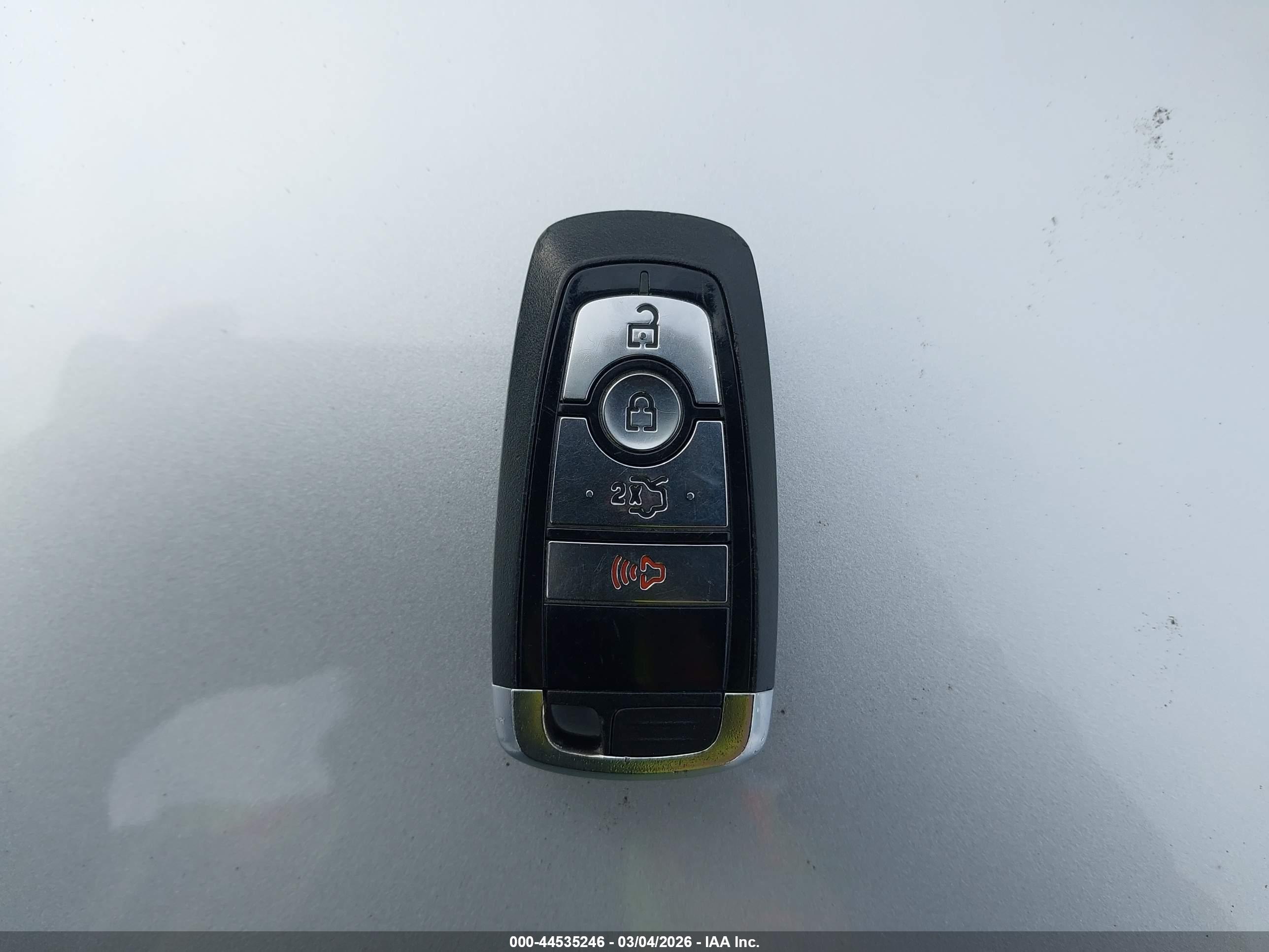 FORD FUSION image 11