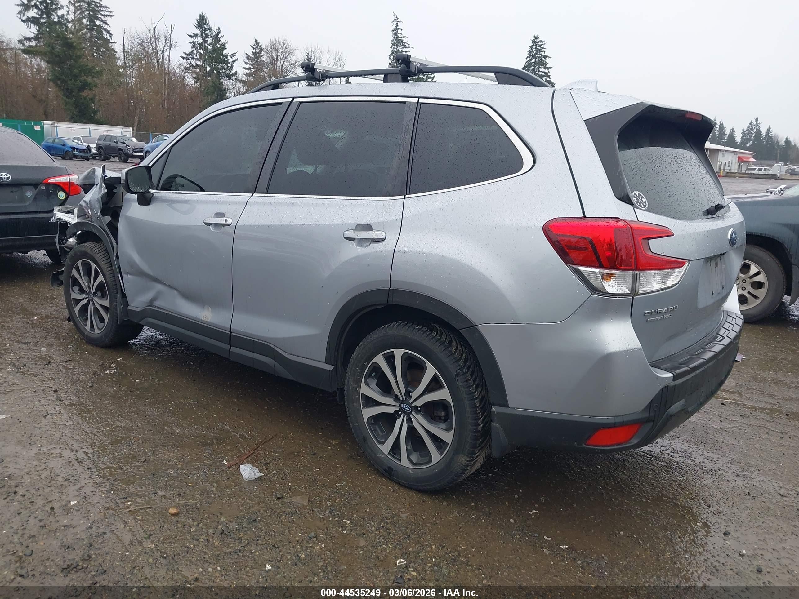 SUBARU FORESTER image 3