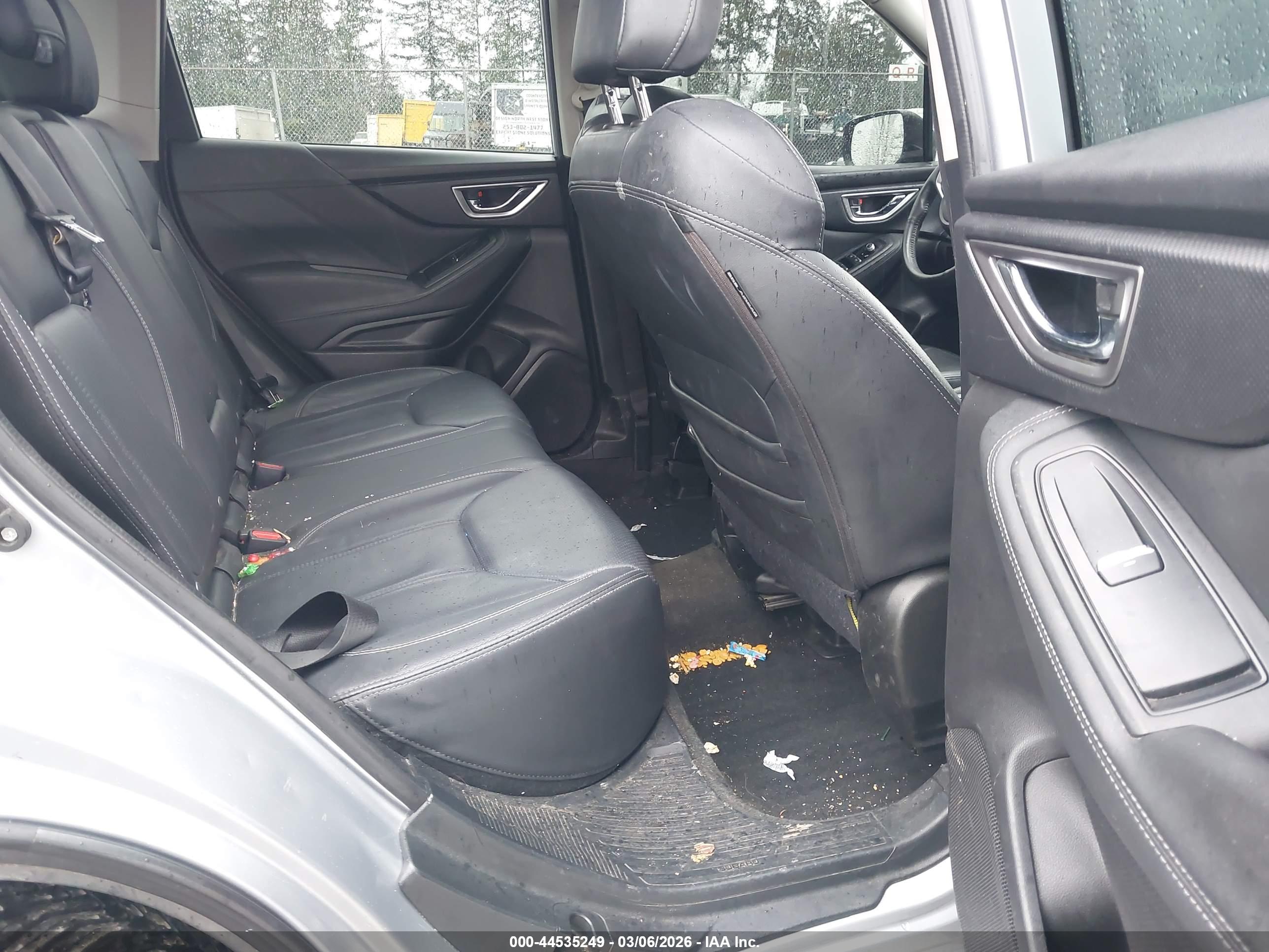 SUBARU FORESTER image 8