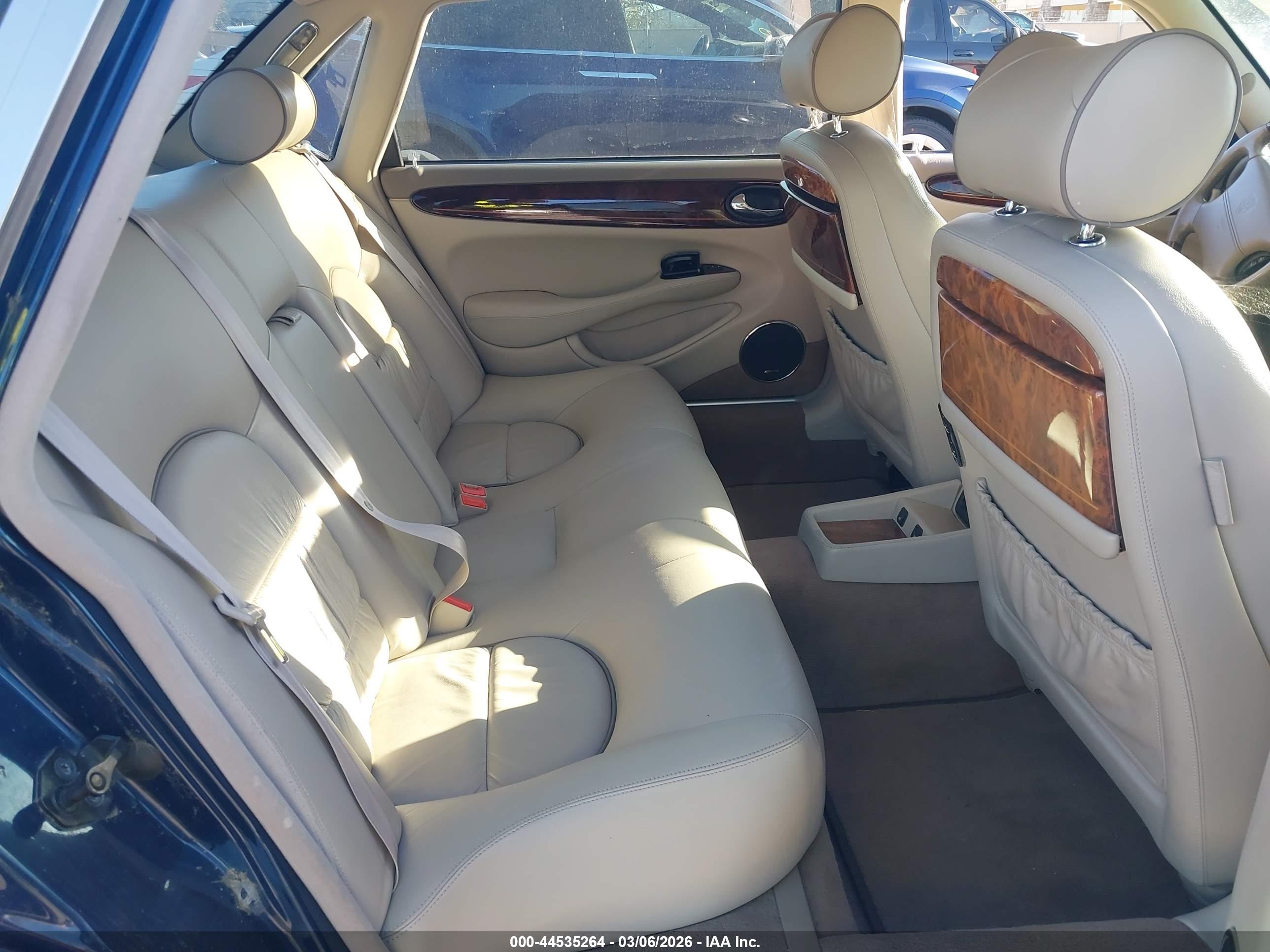 JAGUAR XJ8 image 8