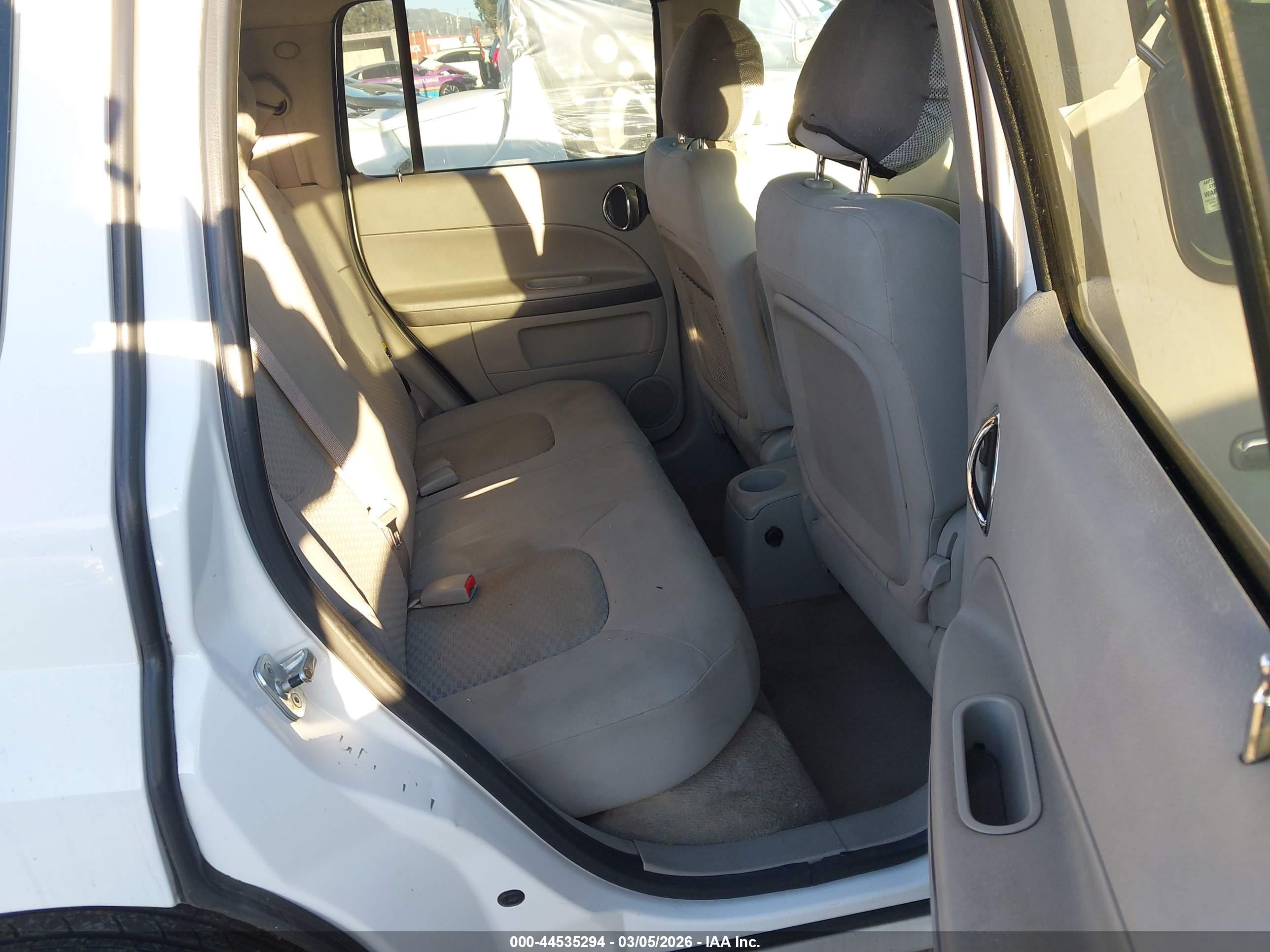 CHEVROLET HHR image 8
