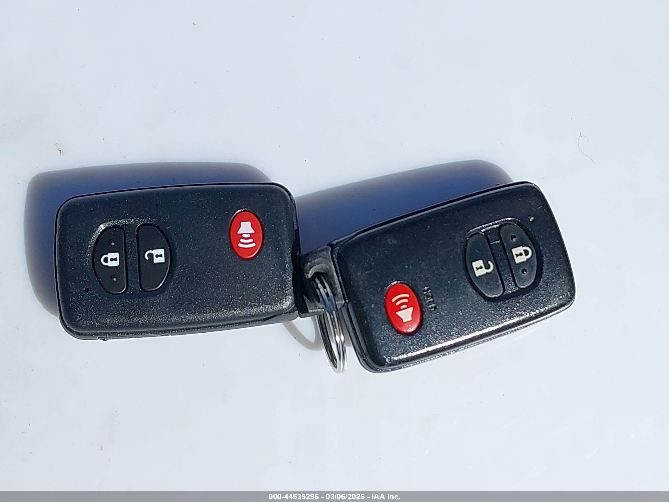 TOYOTA PRIUS image 11