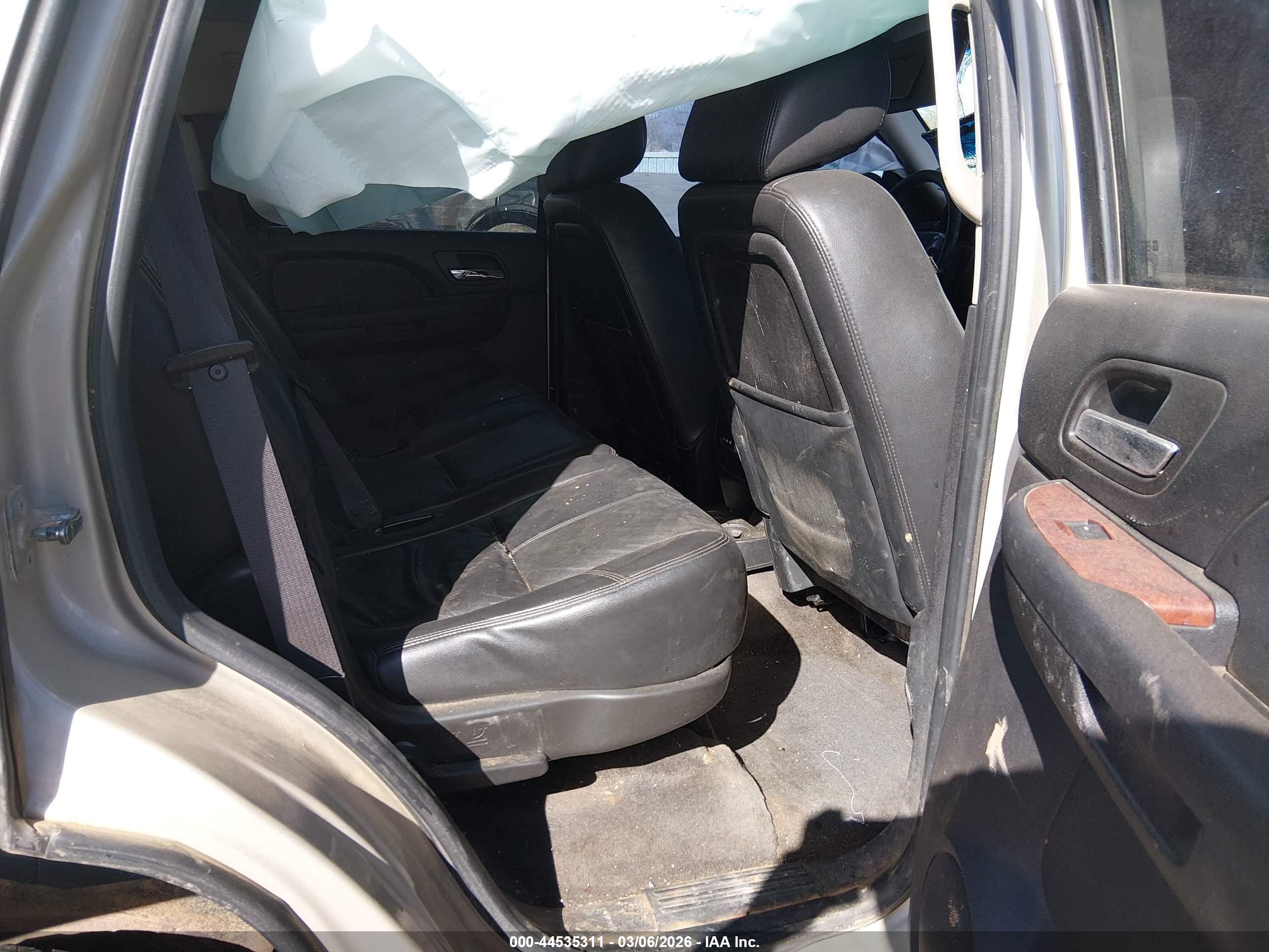 CHEVROLET TAHOE image 8