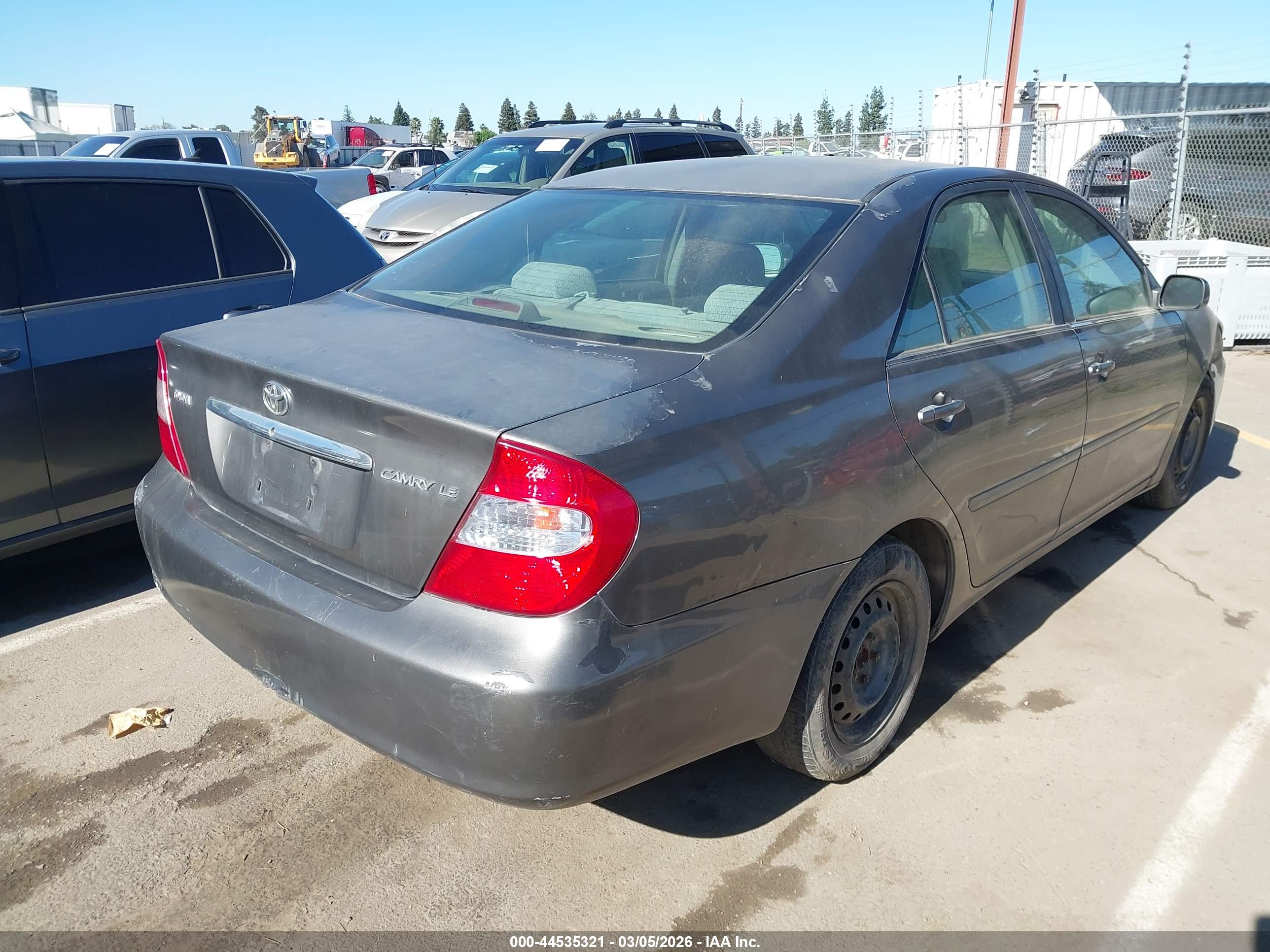 TOYOTA CAMRY image 4