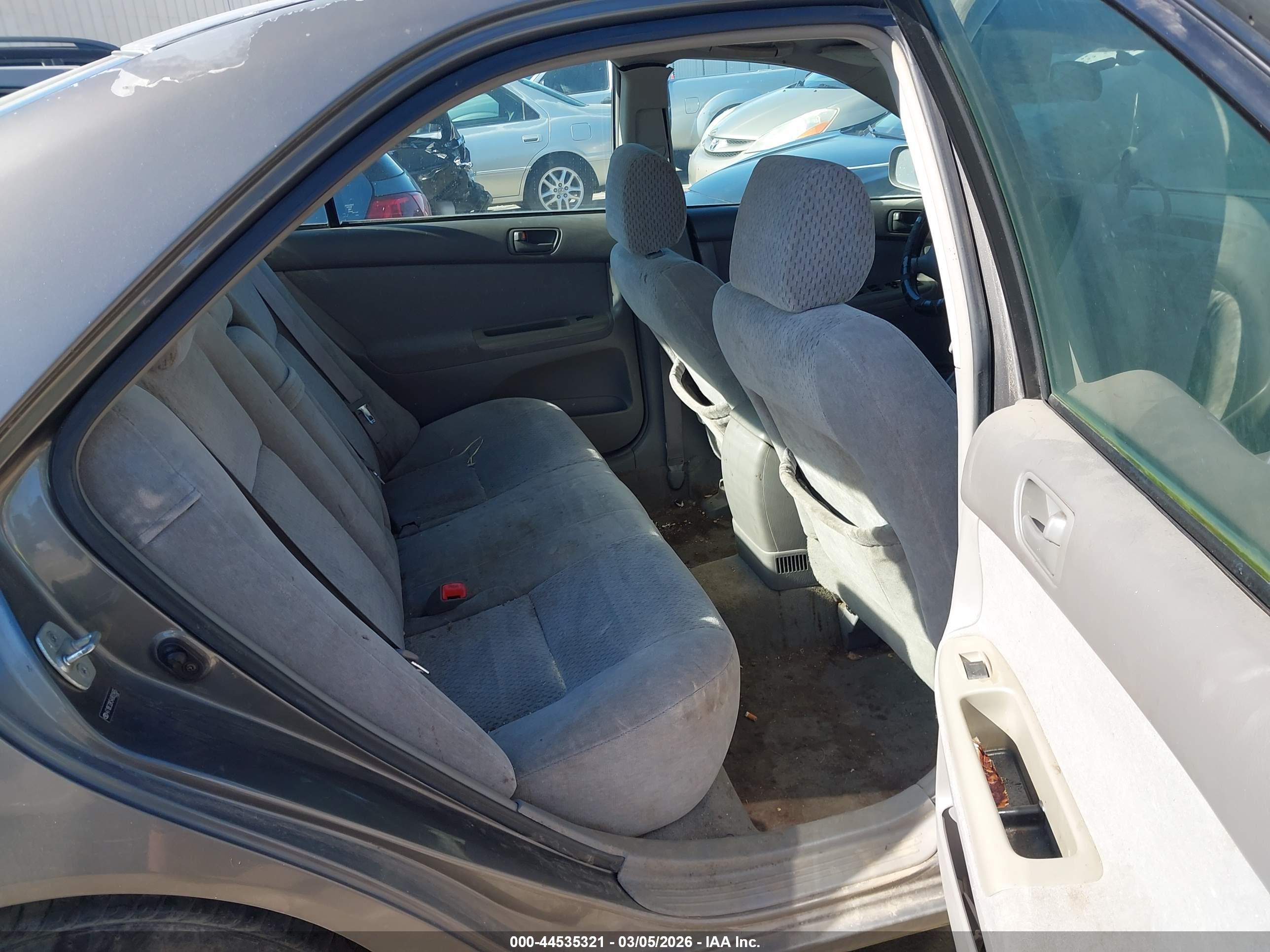 TOYOTA CAMRY image 8