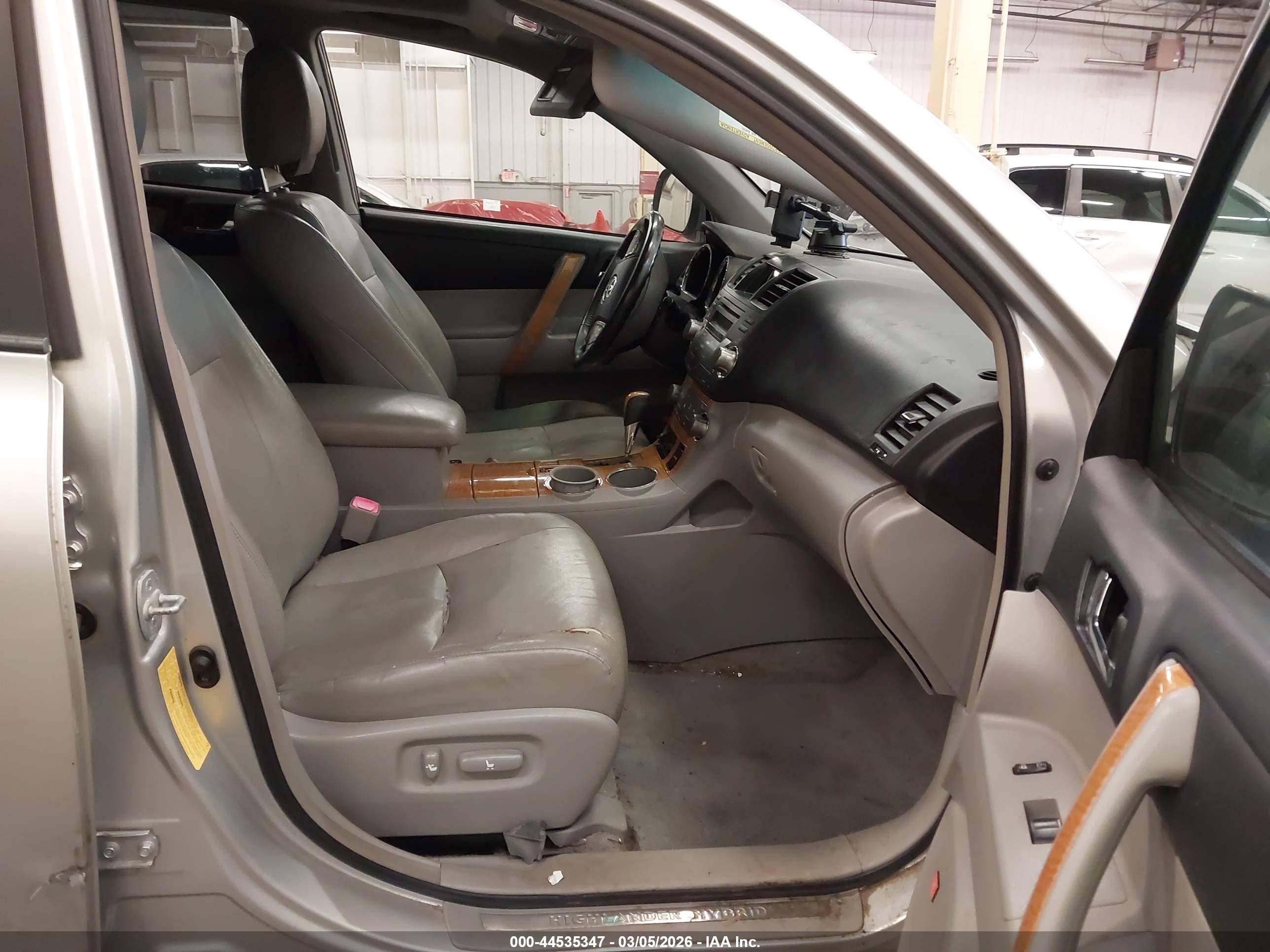 TOYOTA HIGHLANDER image 5