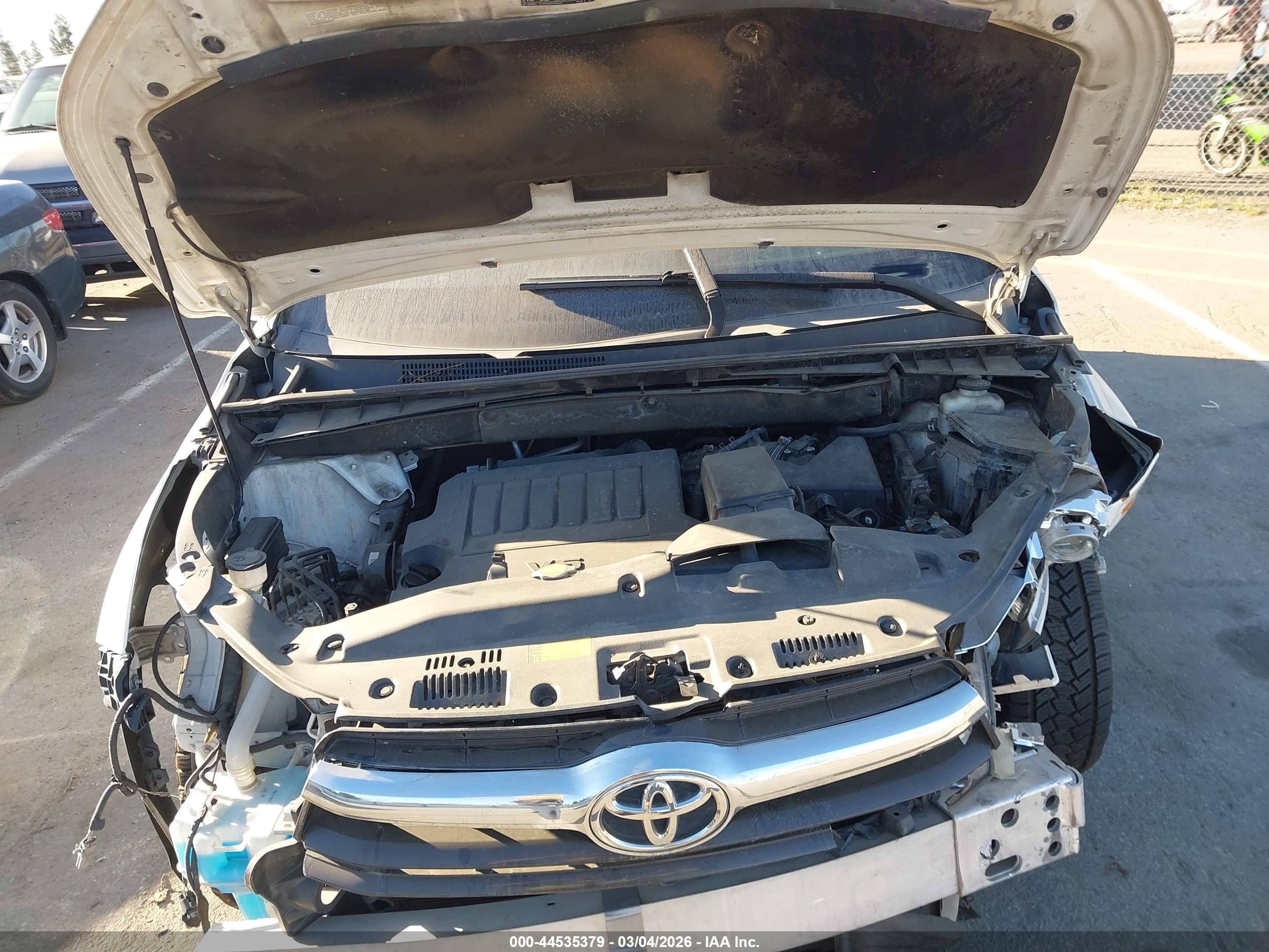 TOYOTA HIGHLANDER image 10
