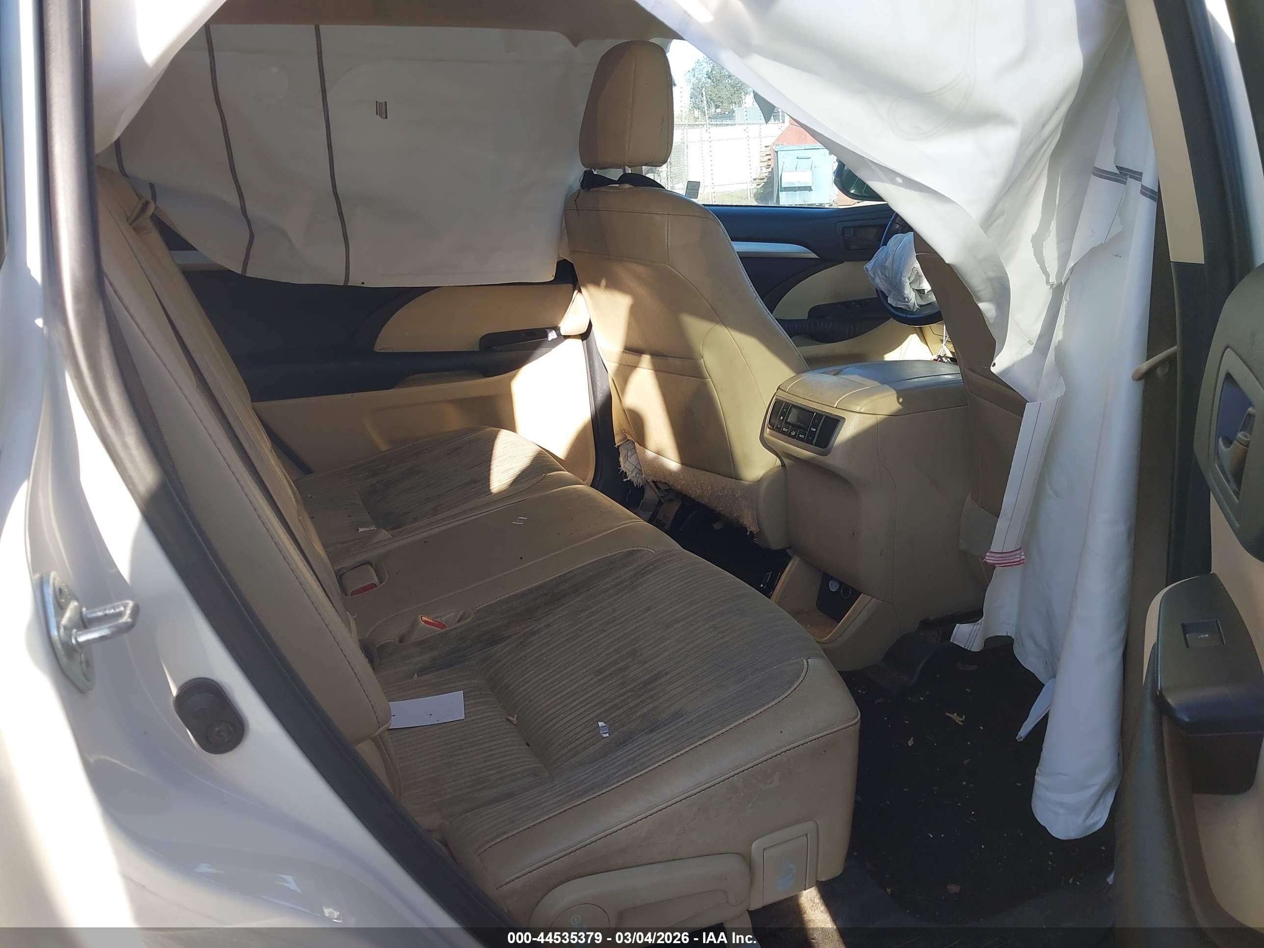 TOYOTA HIGHLANDER image 8