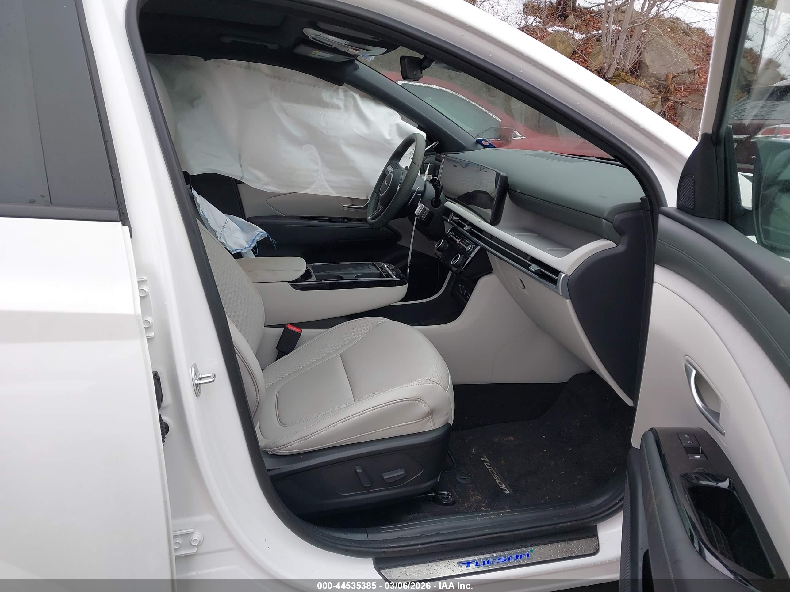 HYUNDAI TUCSON image 5