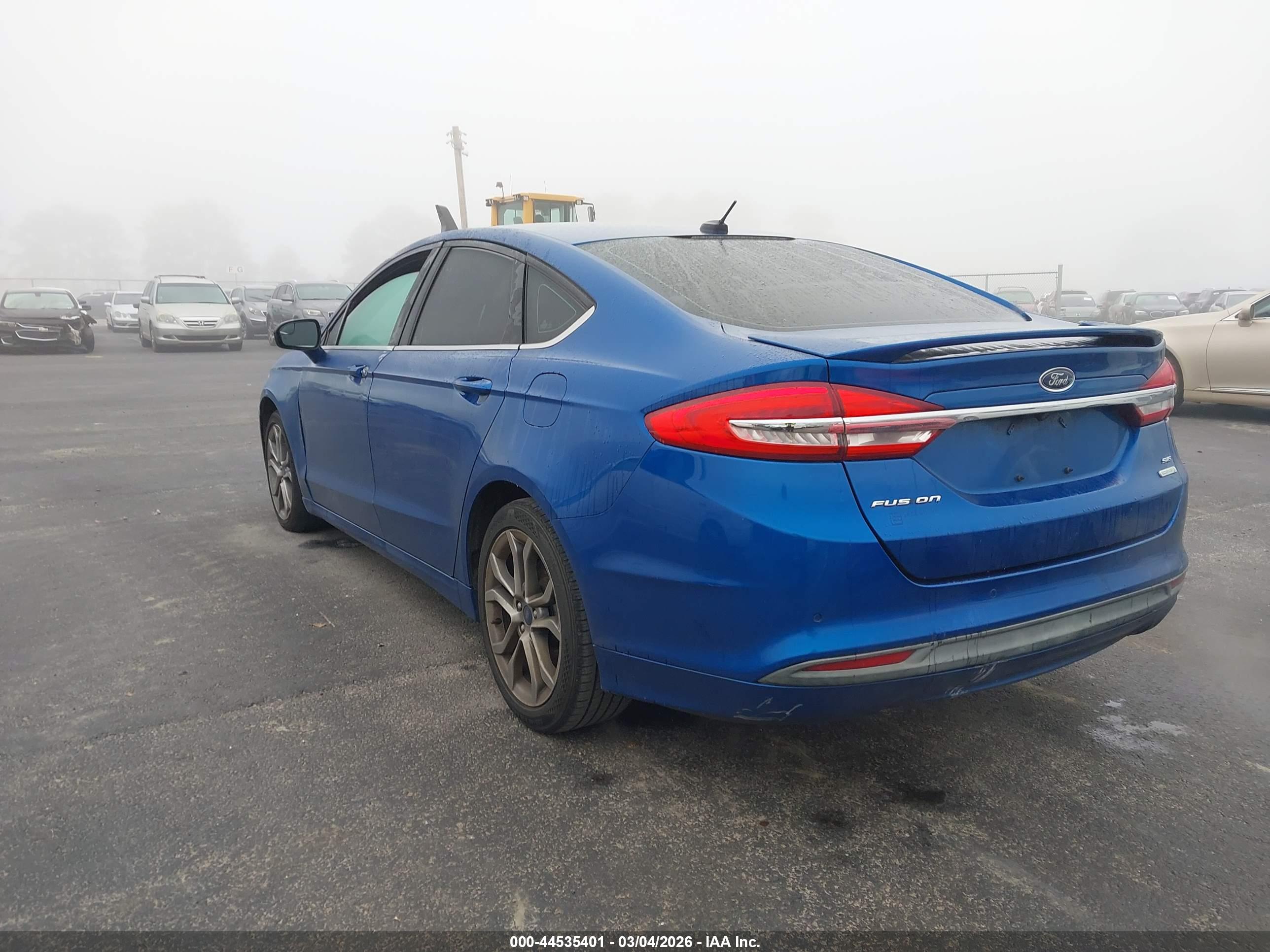 FORD FUSION image 3