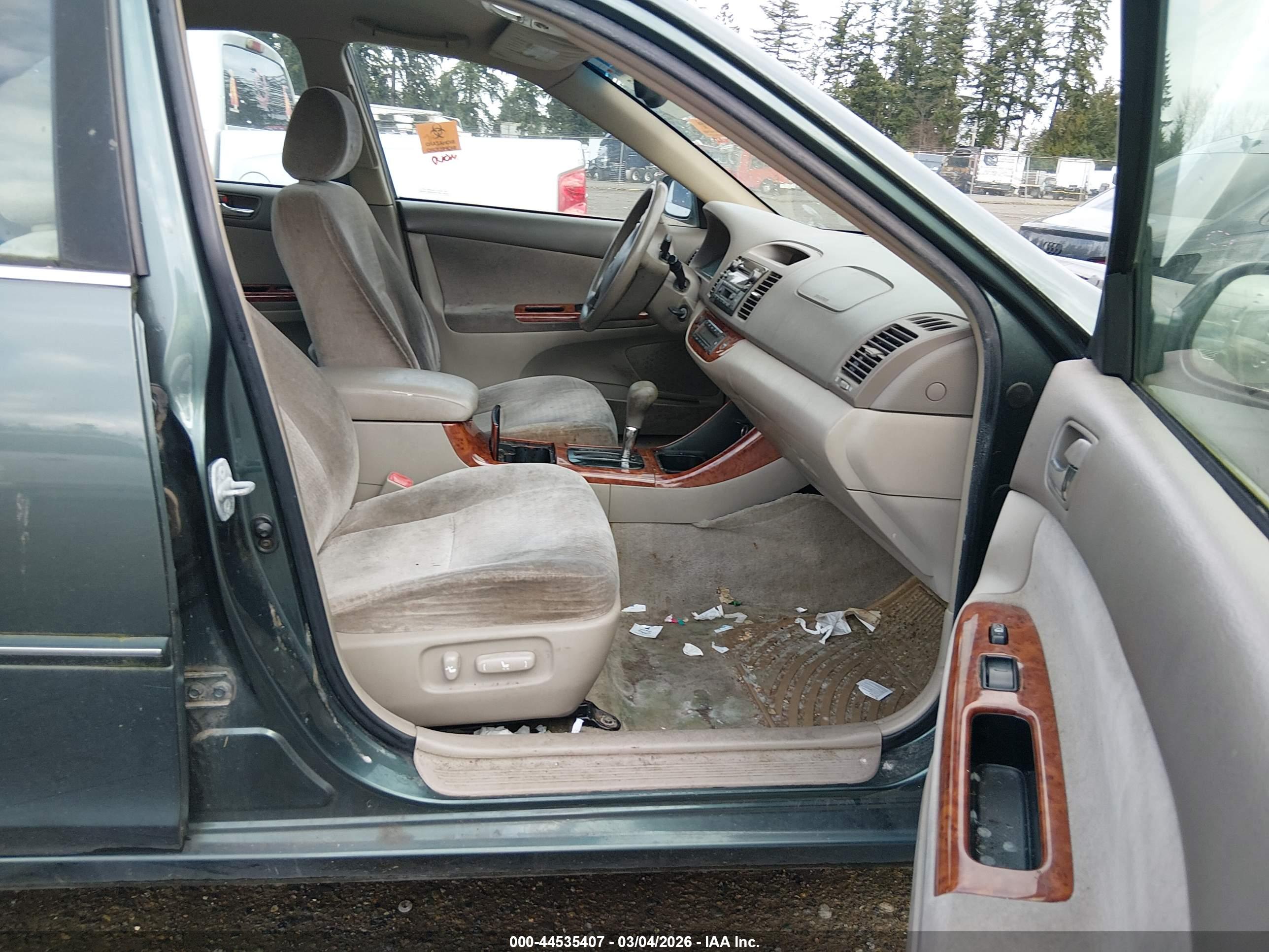 TOYOTA CAMRY image 5