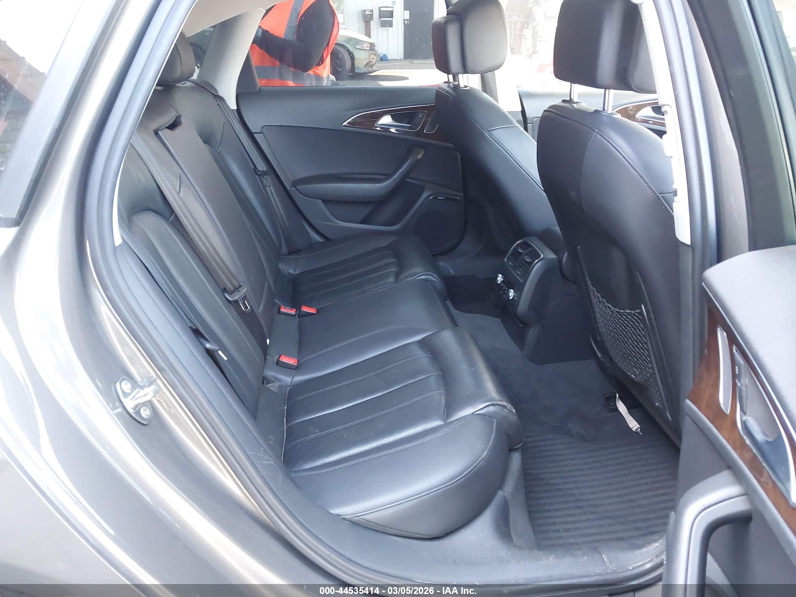 AUDI A6 image 8