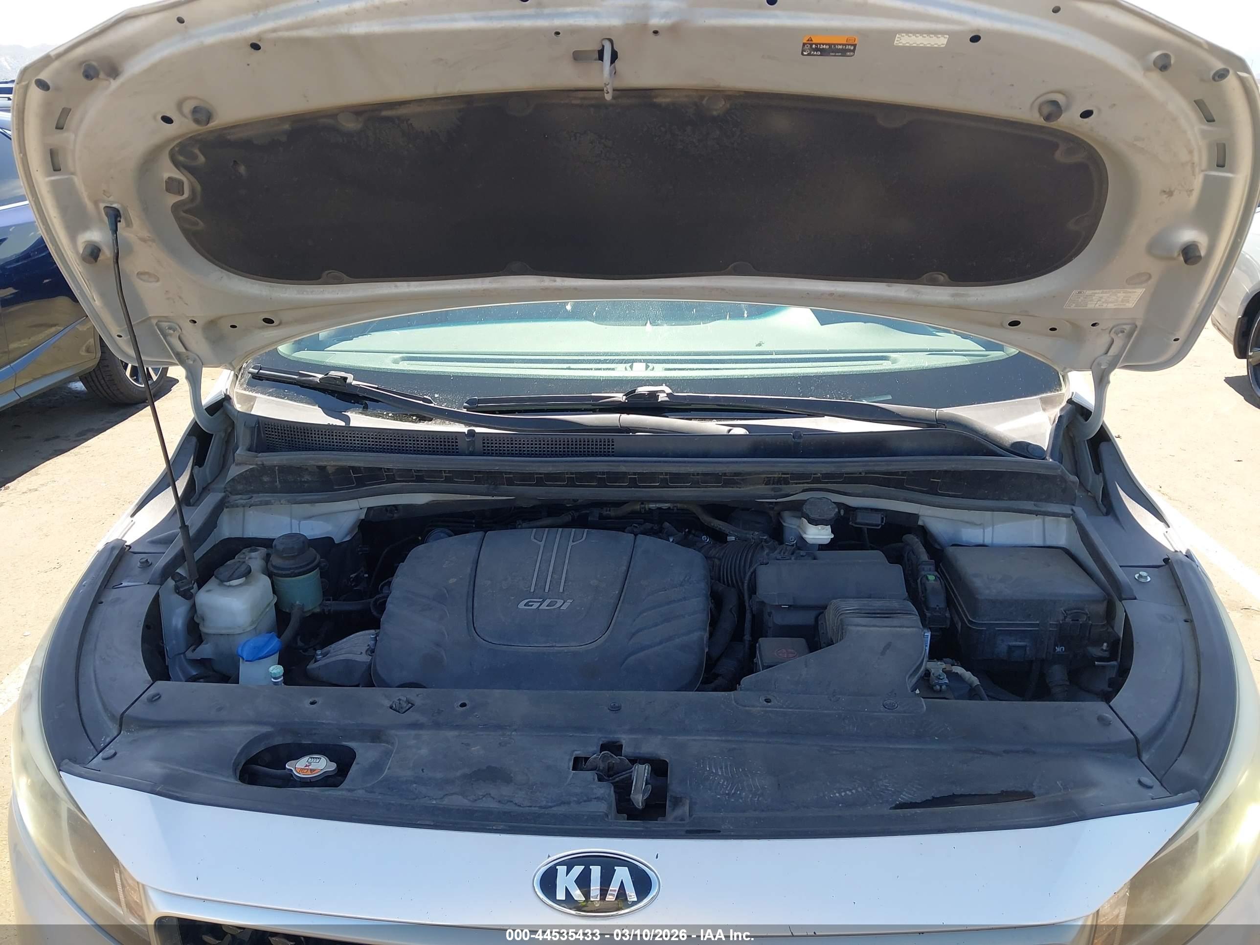 KIA SEDONA image 10