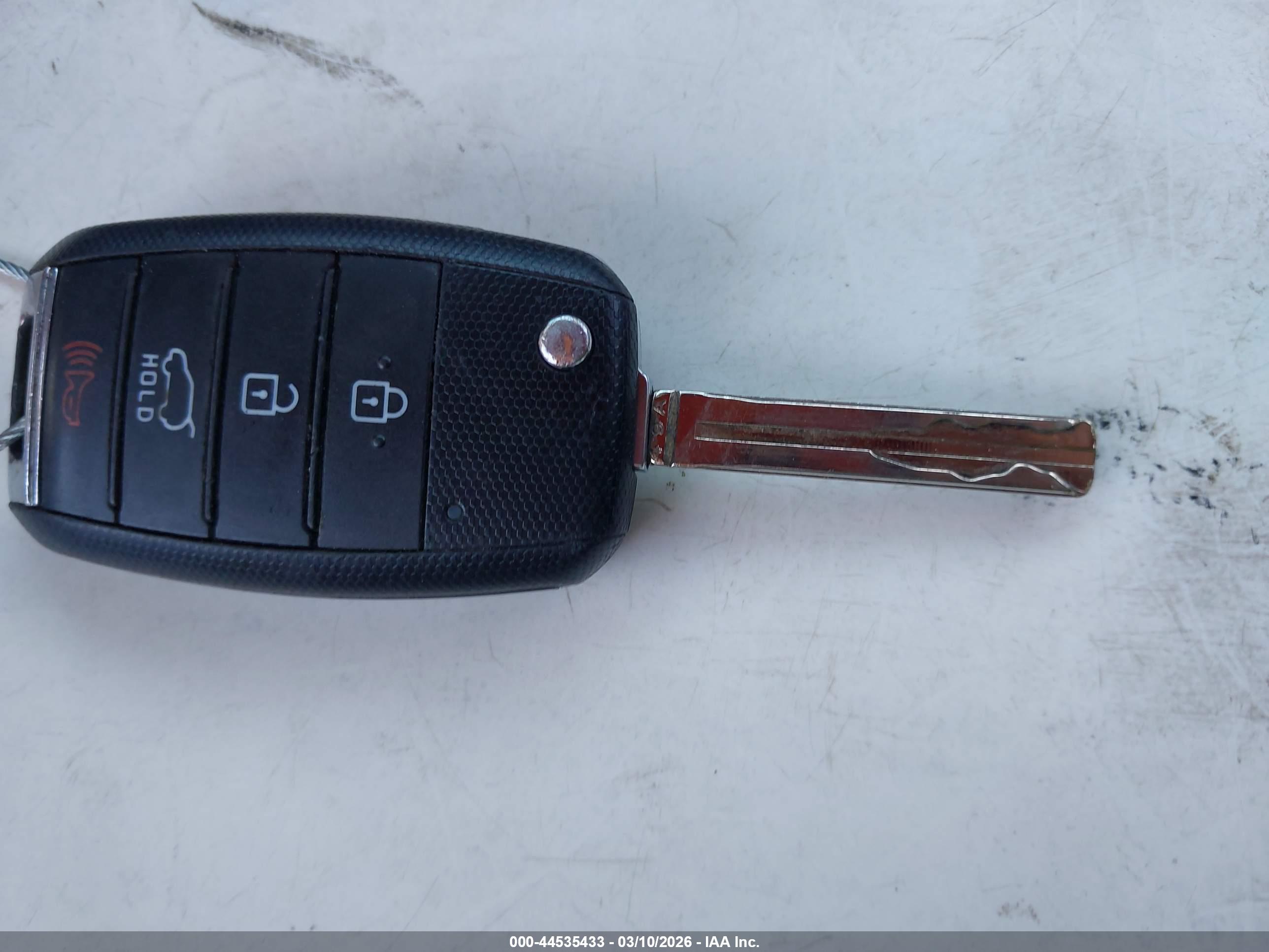 KIA SEDONA image 11