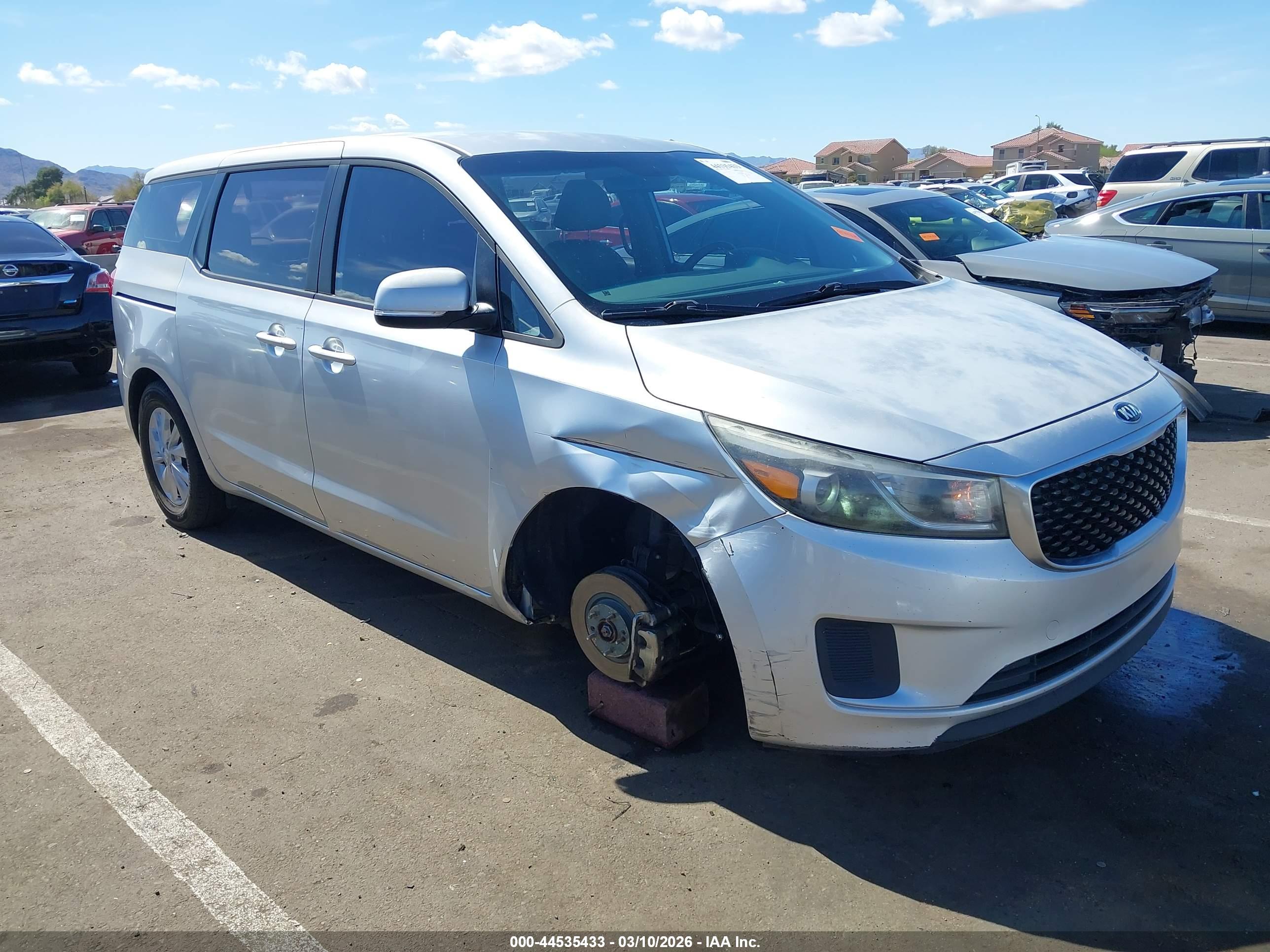 KIA SEDONA image 6