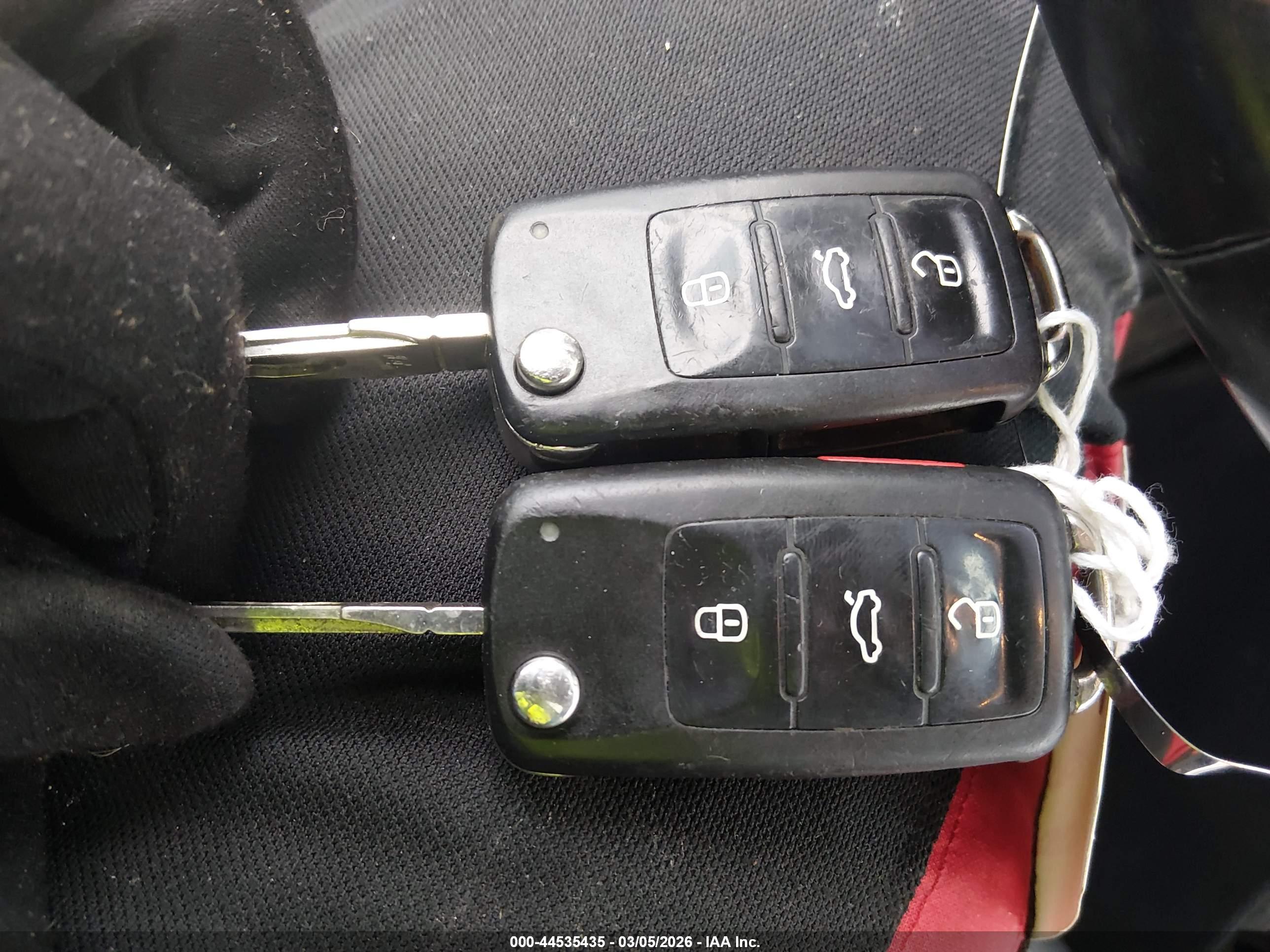 VOLKSWAGEN PASSAT image 11