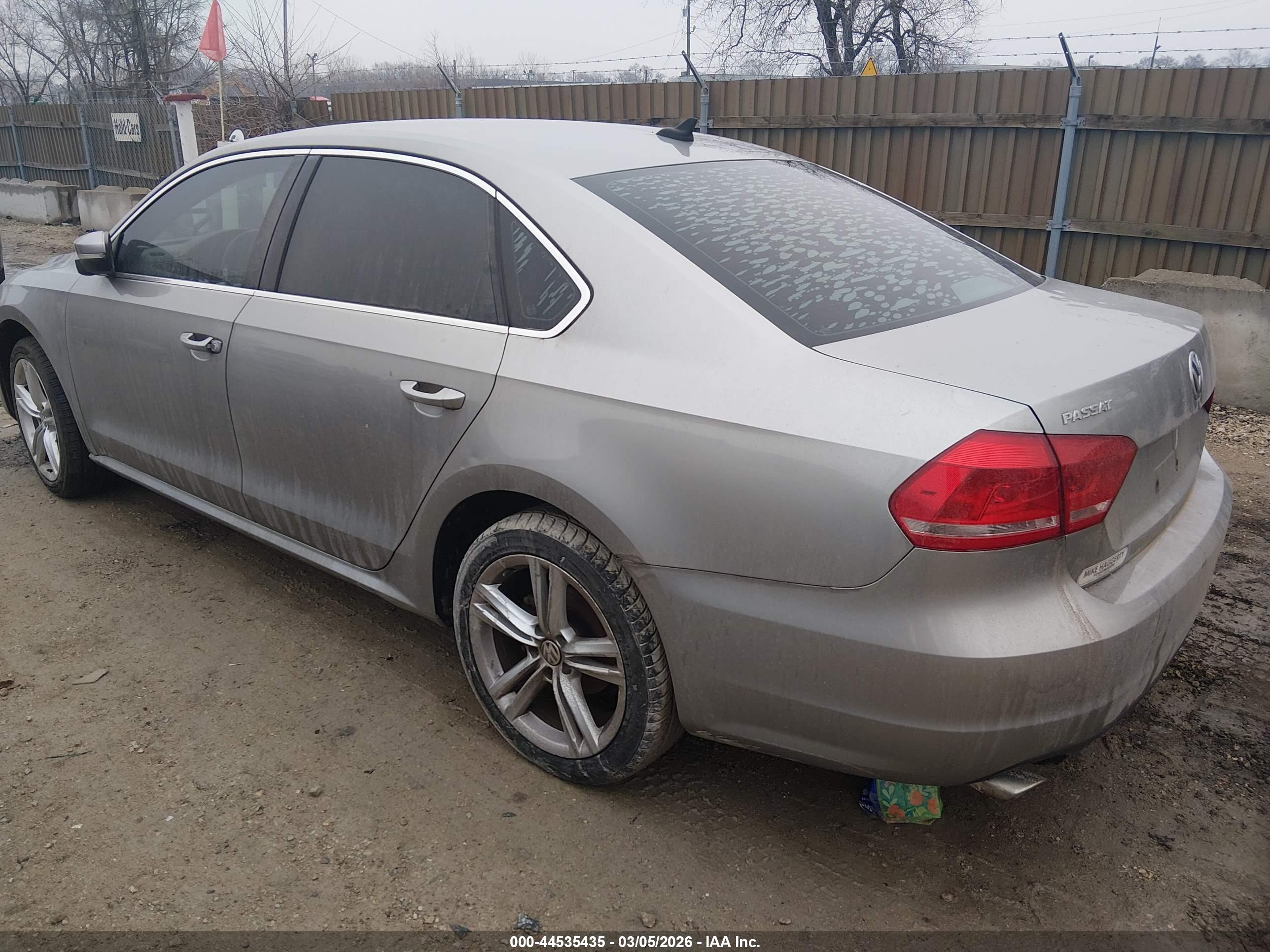 VOLKSWAGEN PASSAT image 3