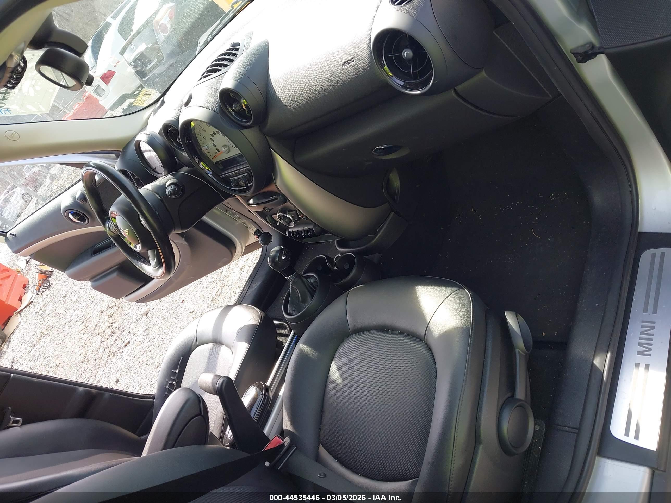 MINI COUNTRYMAN image 5